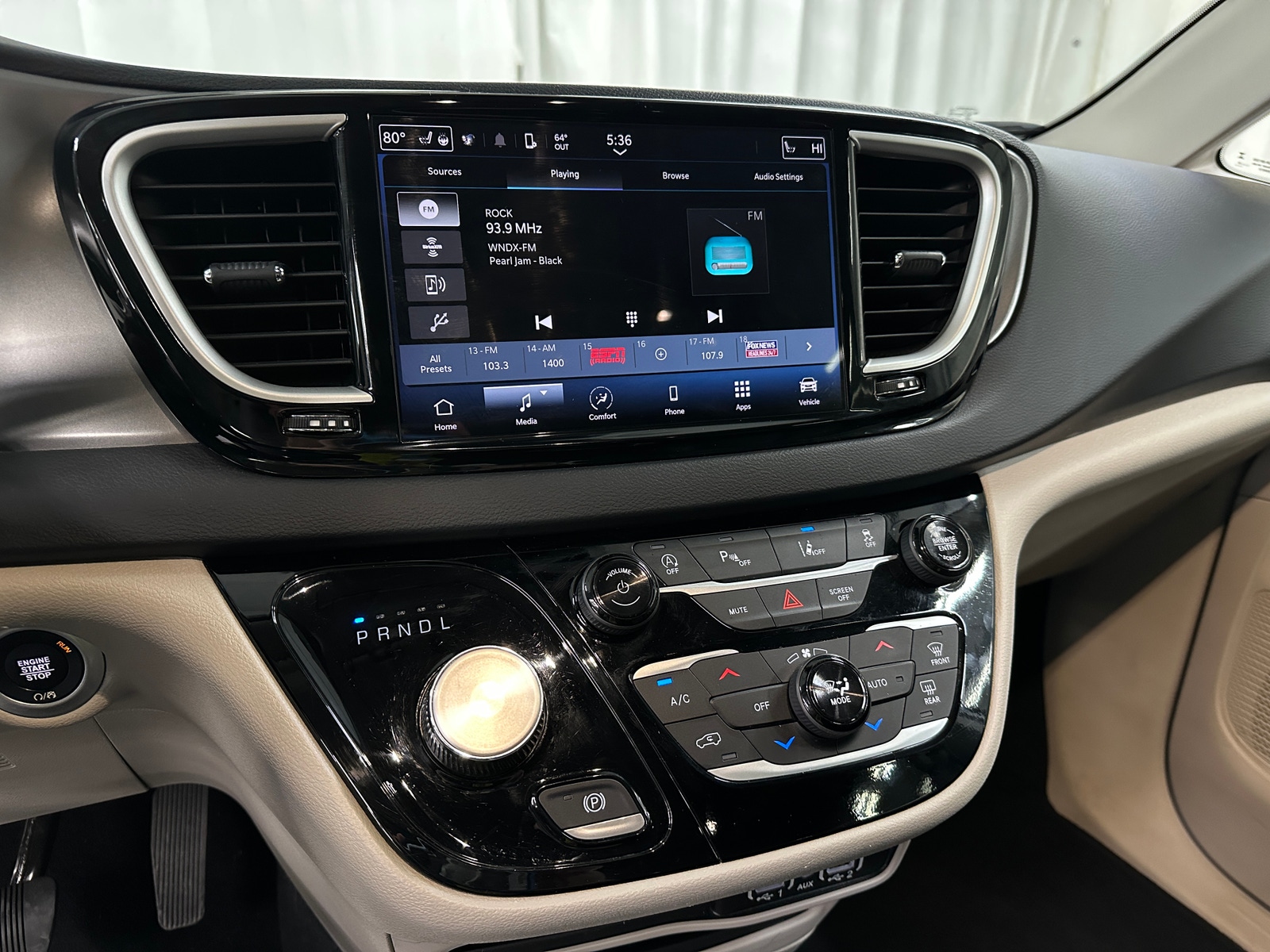 Thumbnail: 2024 Chrysler Pacifica - 3