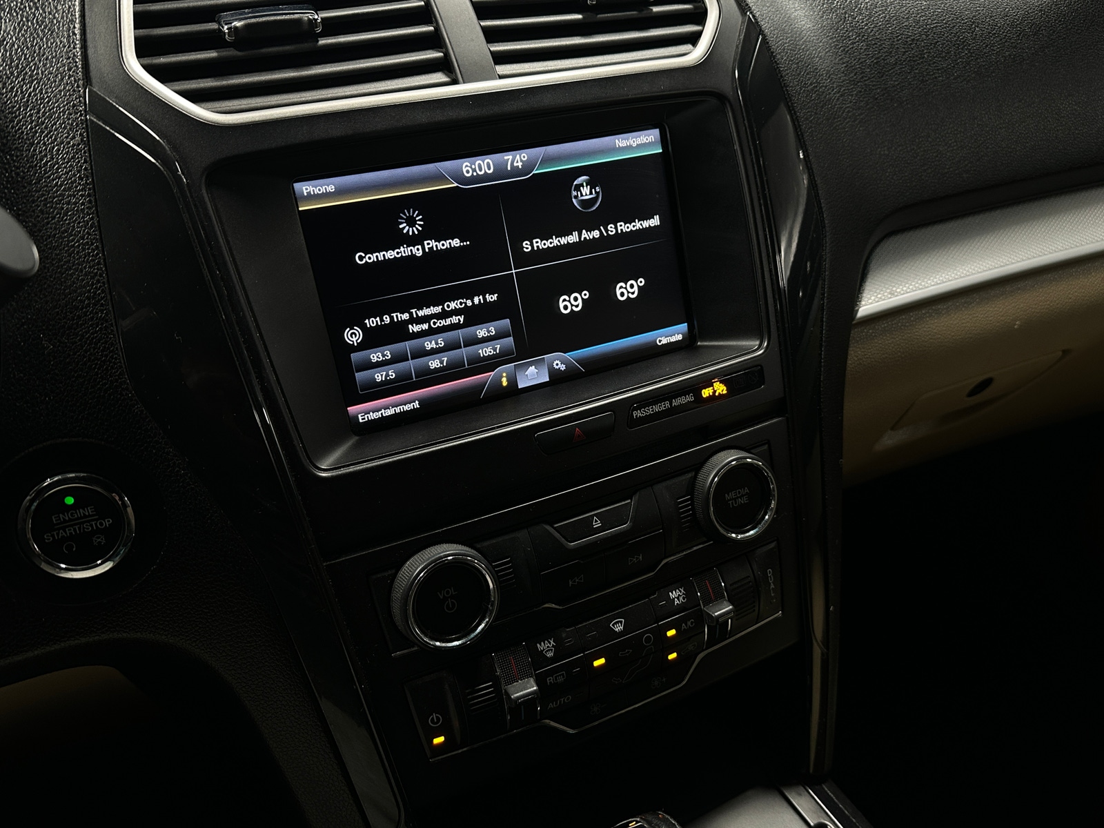 Thumbnail: 2016 Ford Explorer - 4