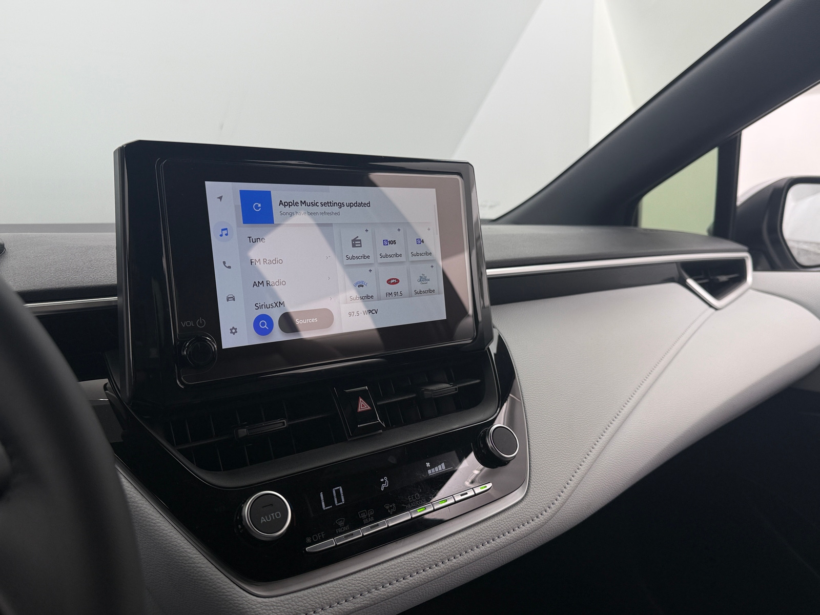 Thumbnail: 2025 Toyota Corolla - 4