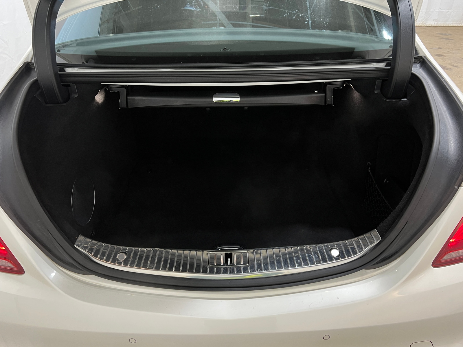 Thumbnail: 2016 Mercedes-Benz S-Class - 6