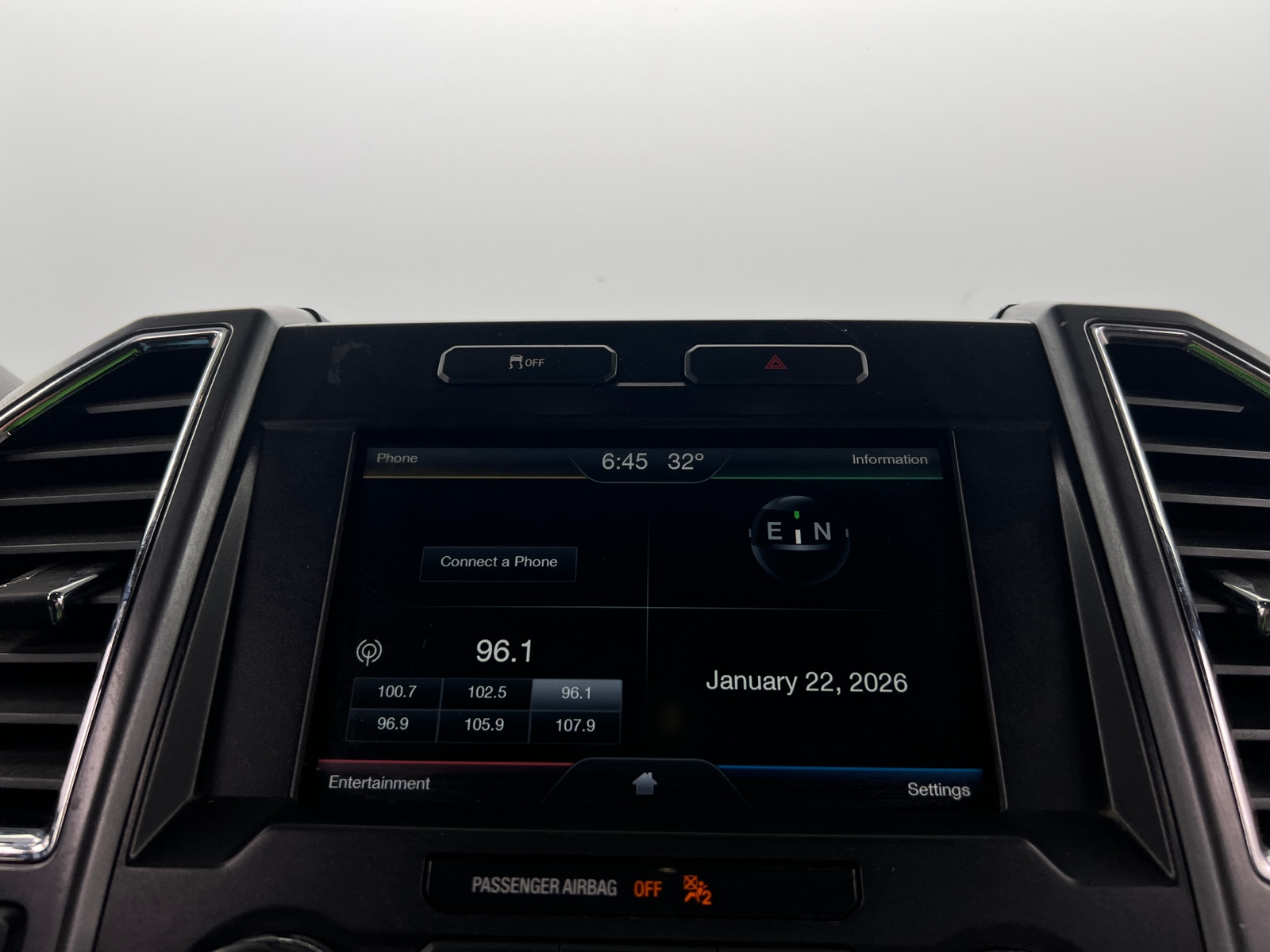 Thumbnail: 2015 Ford Econoline - 4