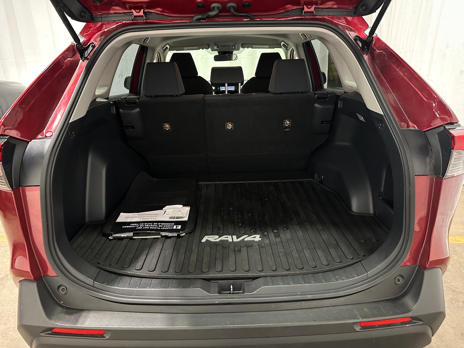 Thumbnail: 2021 Toyota RAV4 - 7