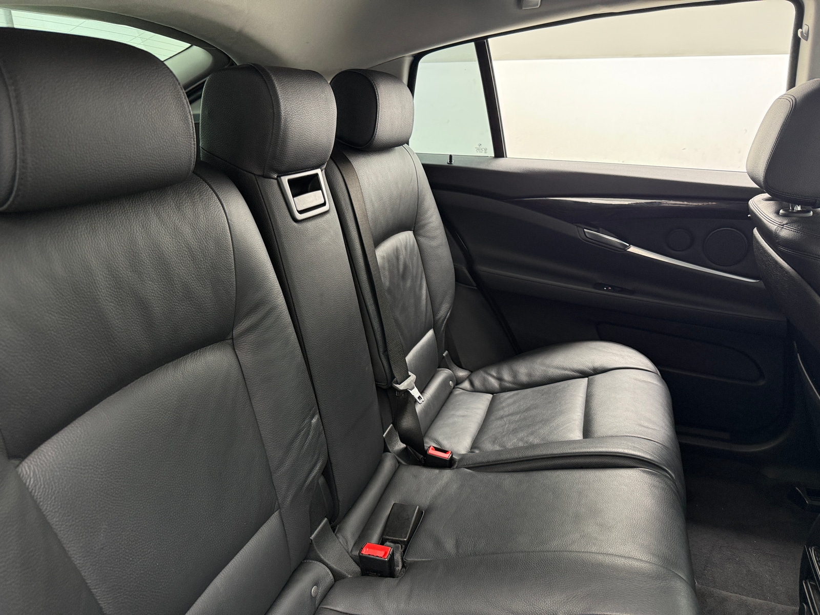 Thumbnail: 2015 BMW 5 Series - 5