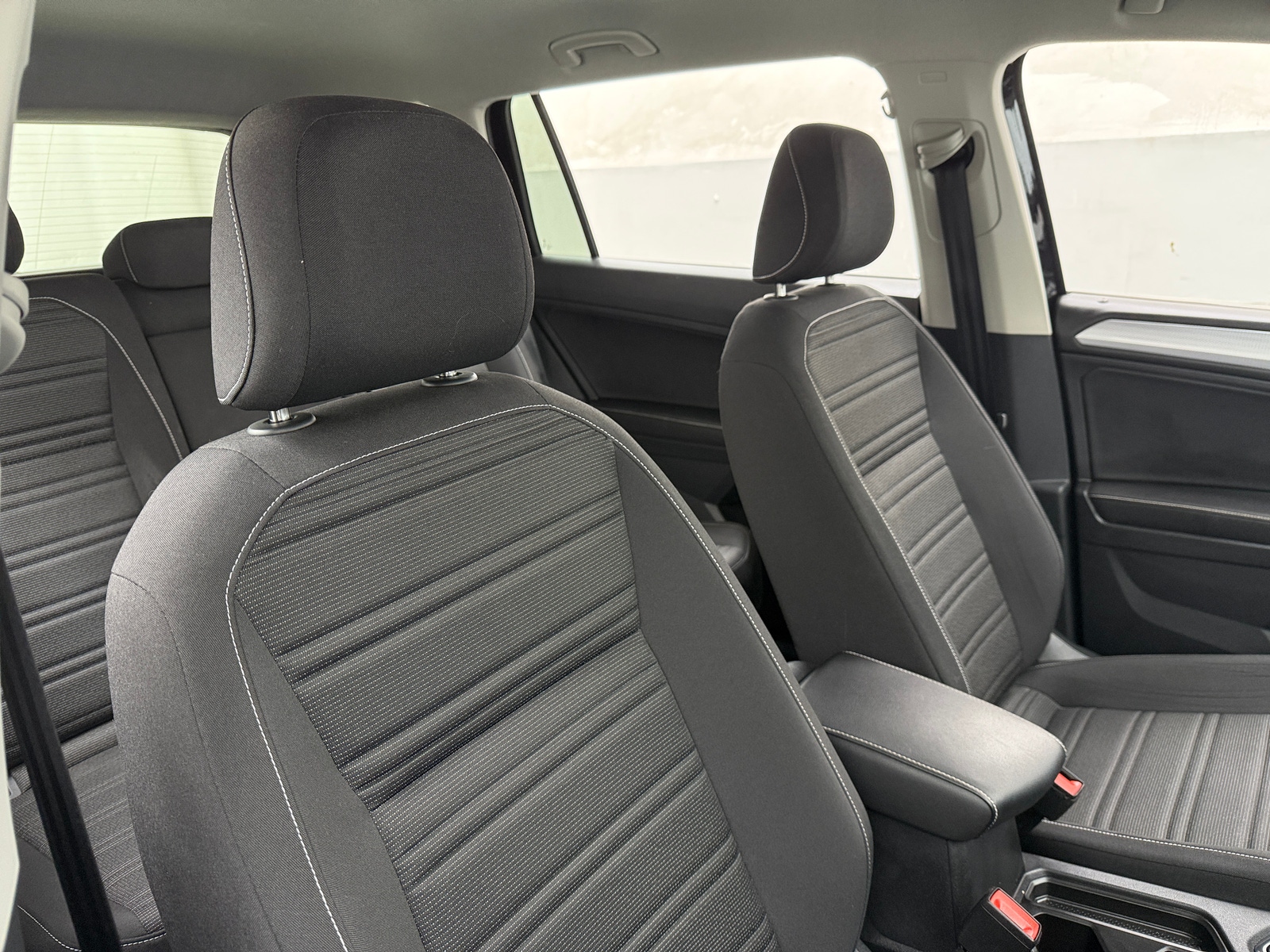 Thumbnail: 2023 Volkswagen Tiguan - 2