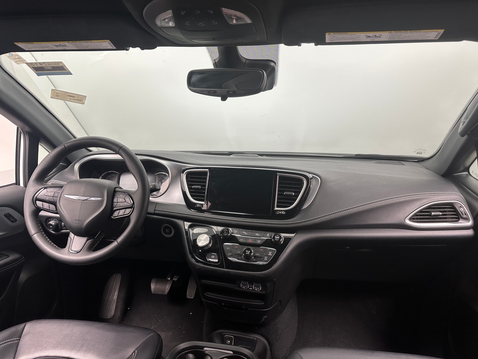 Thumbnail: 2024 Chrysler Pacifica - 2