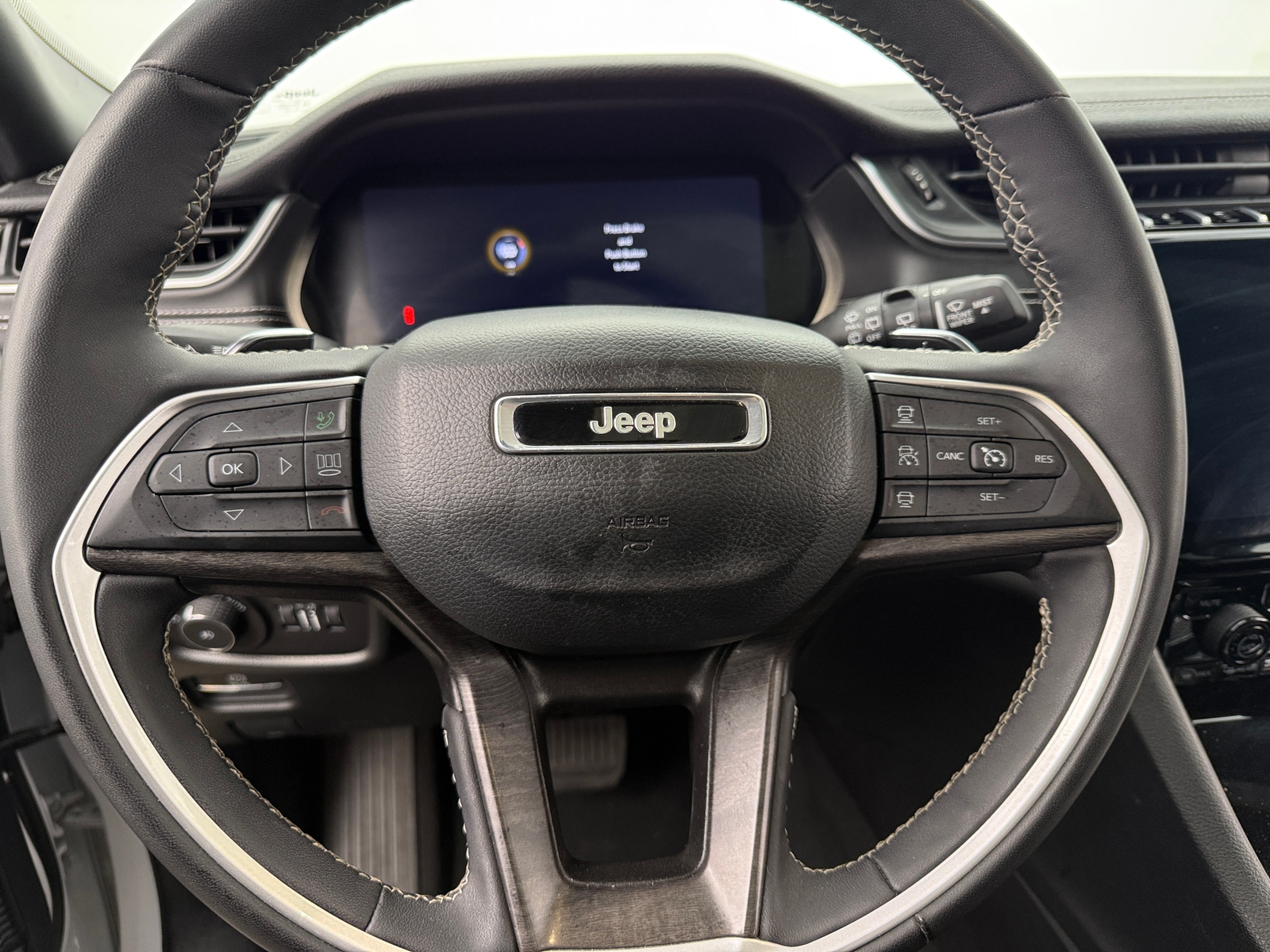 Thumbnail: 2024 Jeep Grand Cherokee L - 4