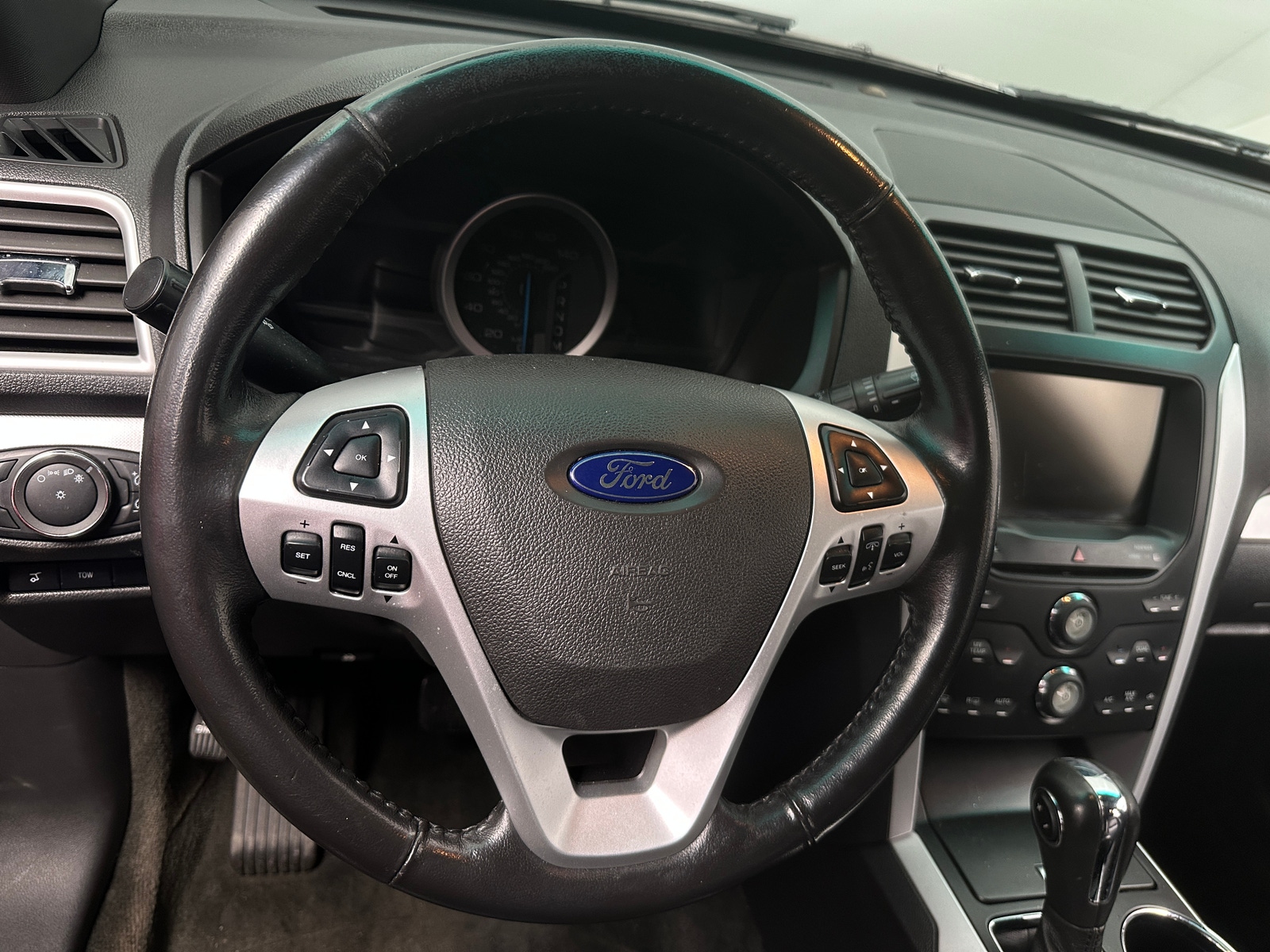 Thumbnail: 2013 Ford Explorer - 4