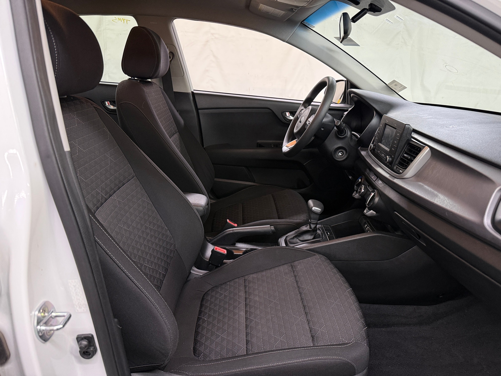 Thumbnail: 2018 Kia Rio - 2