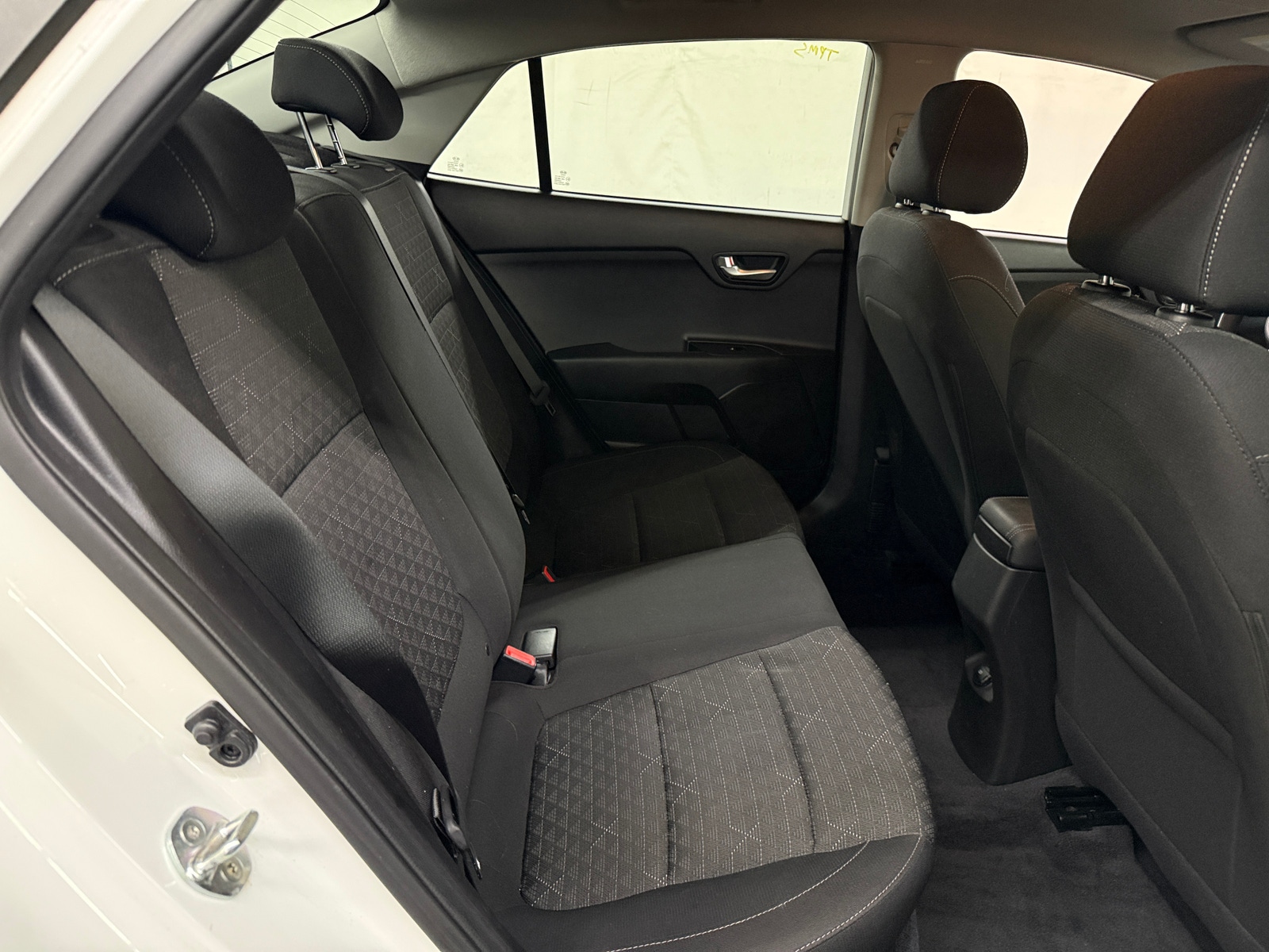 Thumbnail: 2018 Kia Rio - 6