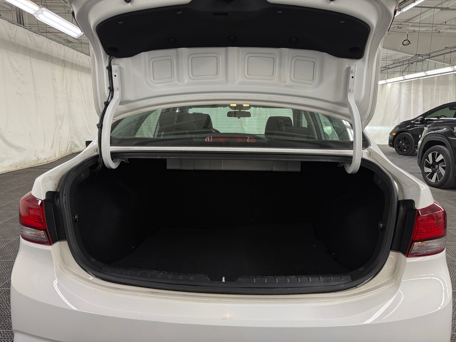 Thumbnail: 2018 Kia Rio - 7