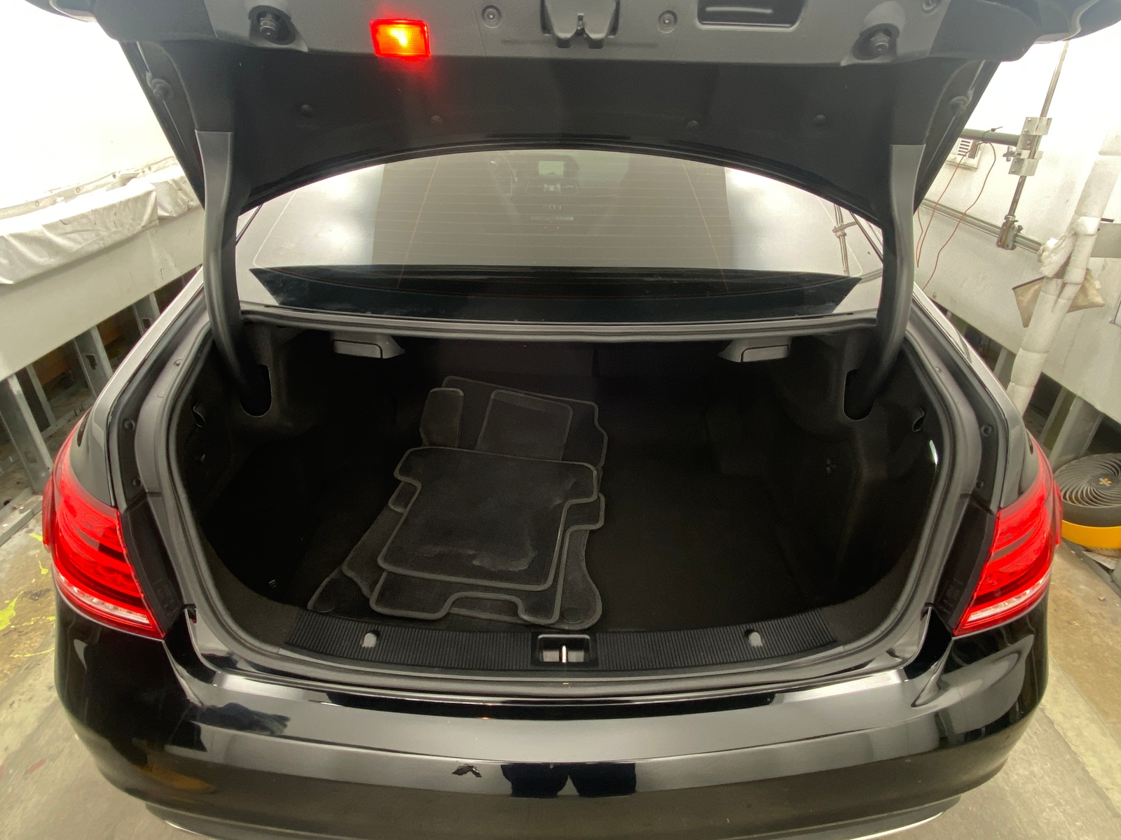 Thumbnail: 2015 Mercedes-Benz E-Class - 4