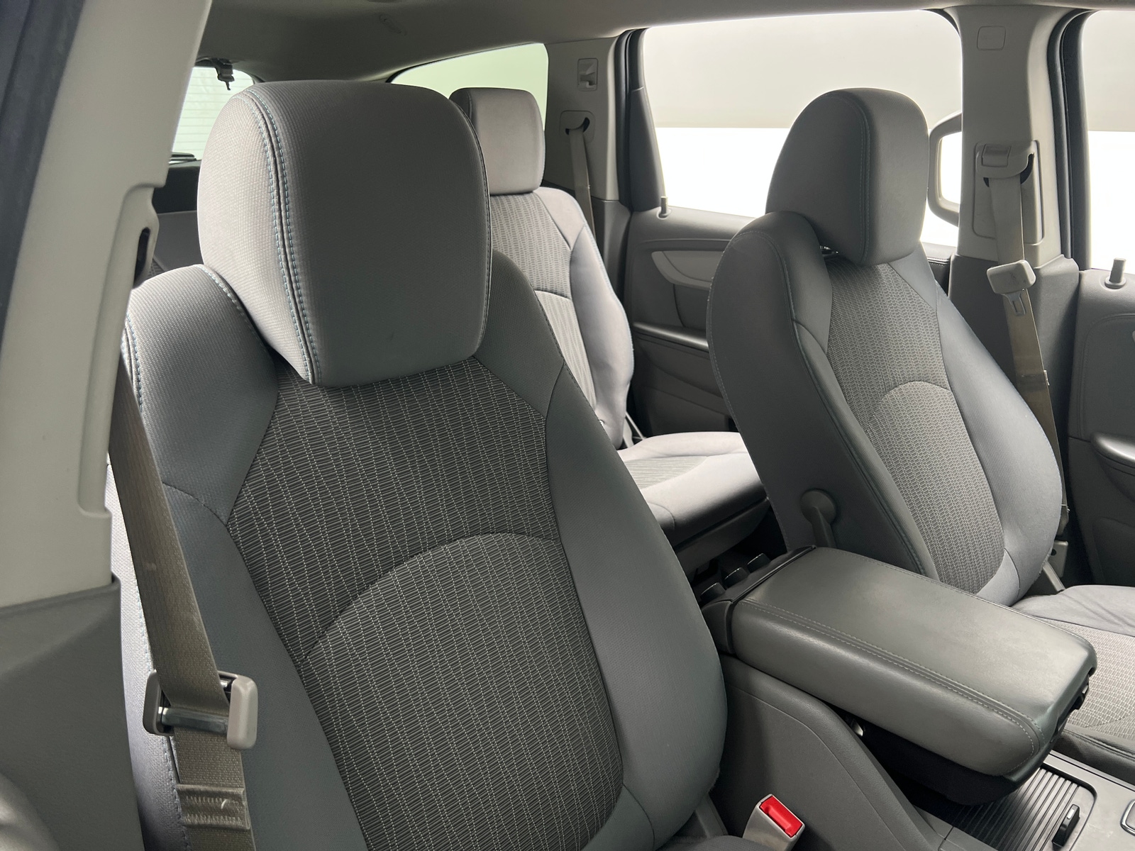 Thumbnail: 2014 Chevrolet Traverse - 2