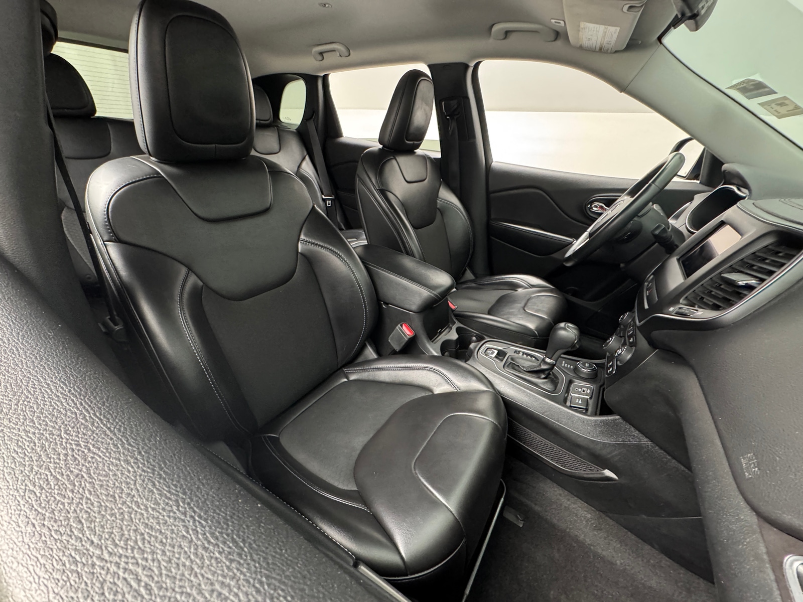 Thumbnail: 2019 Jeep Cherokee - 2