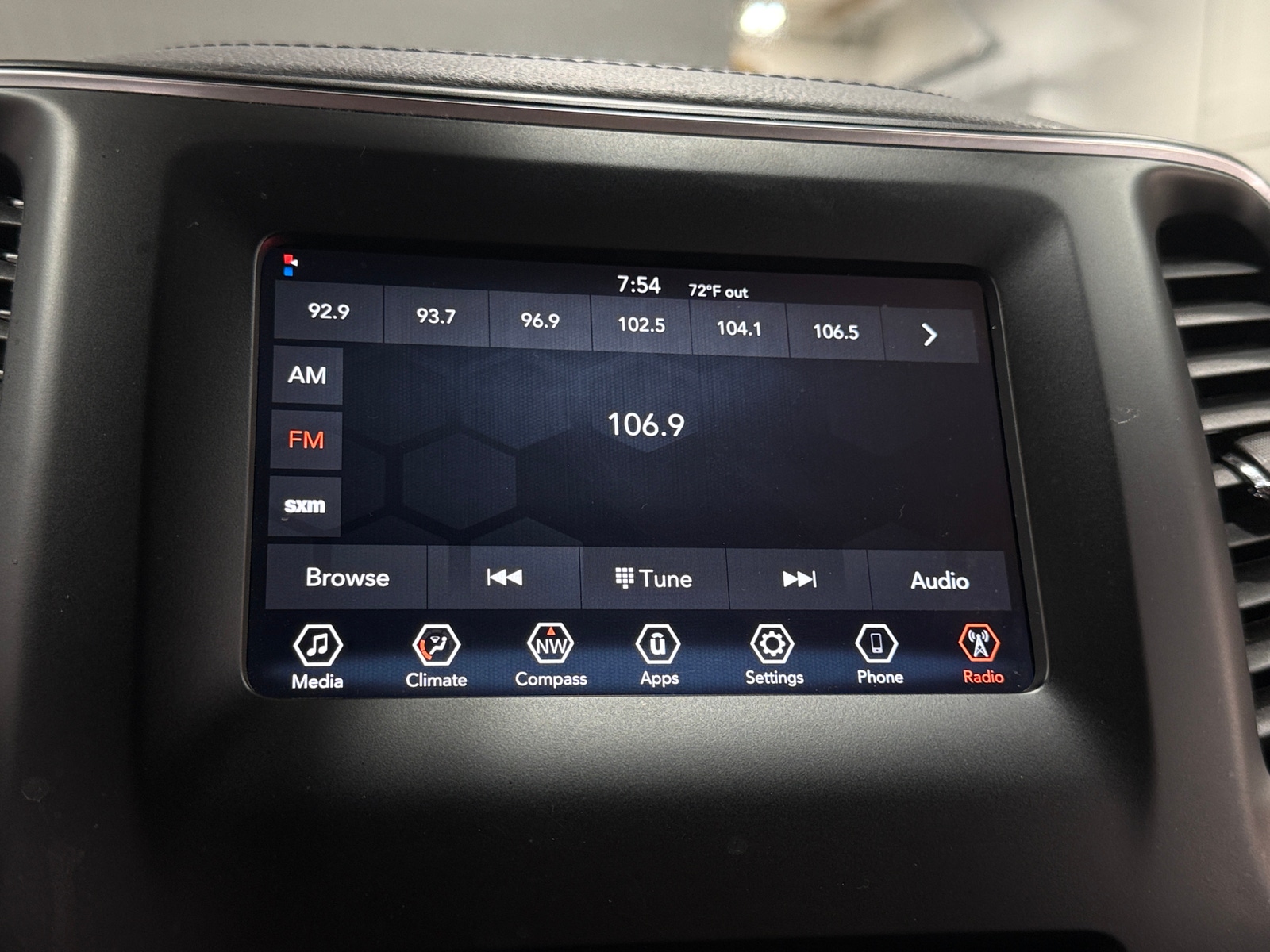 Thumbnail: 2019 Jeep Cherokee - 4