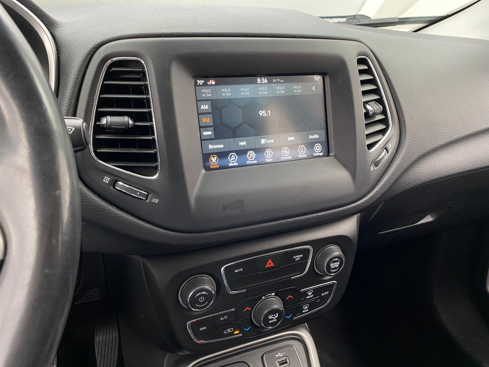 Thumbnail: 2021 Jeep Compass - 4