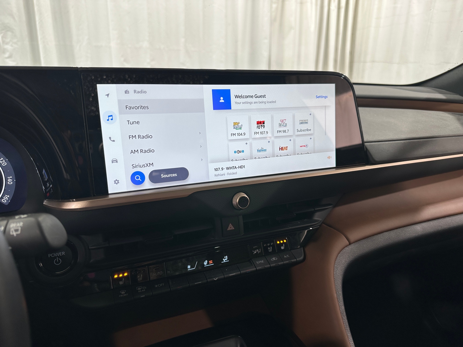 Thumbnail: 2025 Toyota Crown Signia - 3