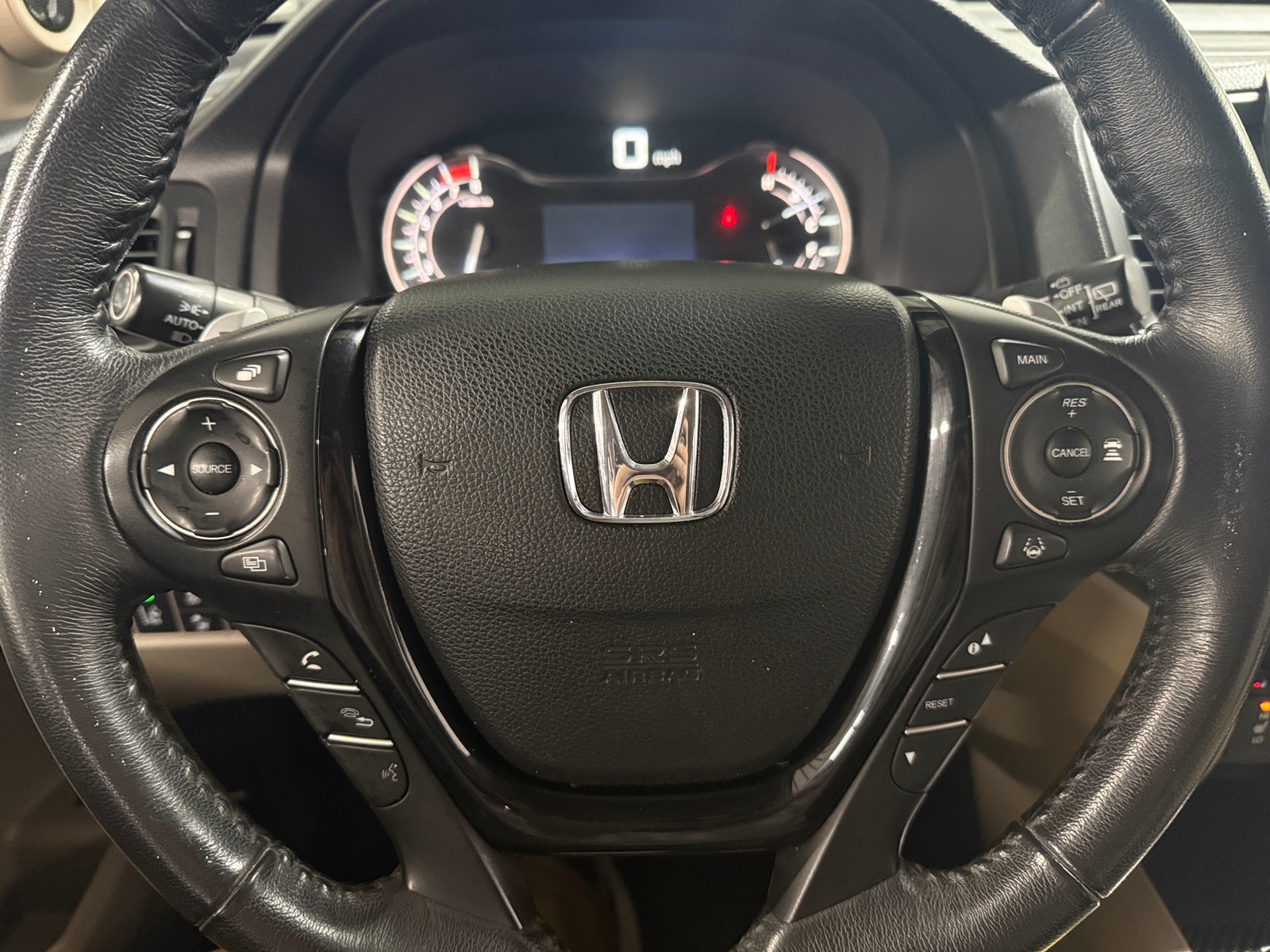 Thumbnail: 2017 Honda Pilot - 4