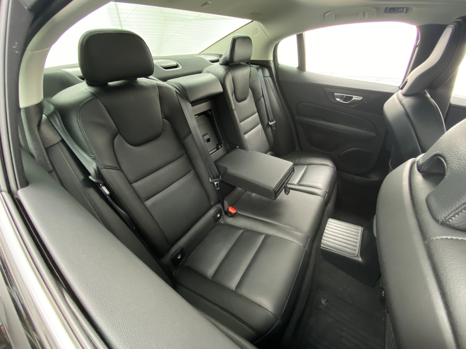 Thumbnail: 2022 Volvo S60 - 5