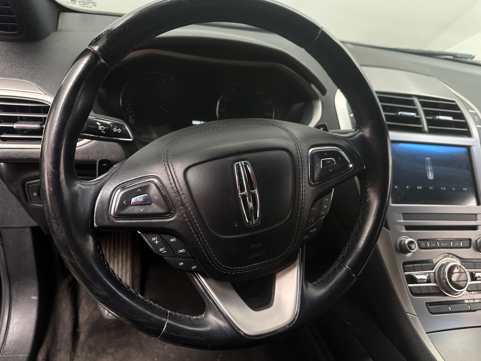 Thumbnail: 2017 Lincoln MKZ - 4