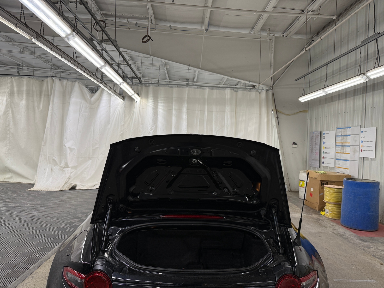 Thumbnail: 2018 Mazda MX-5 Miata - 5