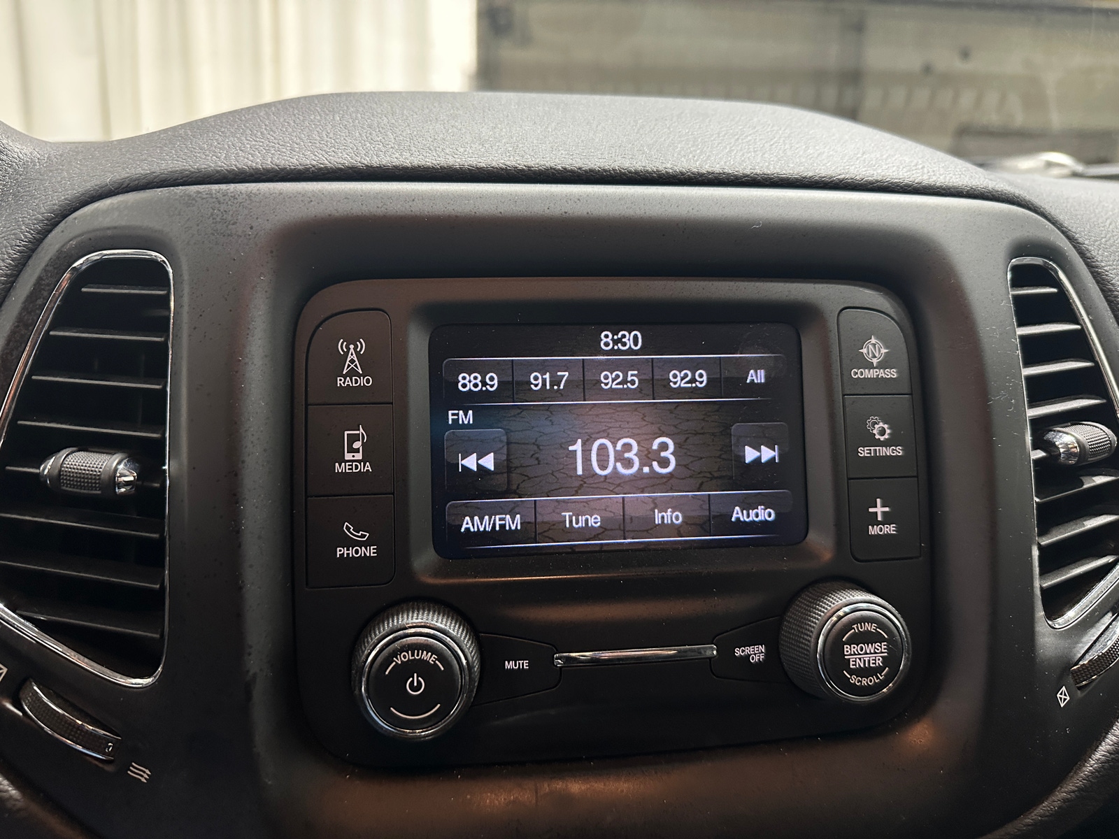 Thumbnail: 2018 Jeep Compass - 4