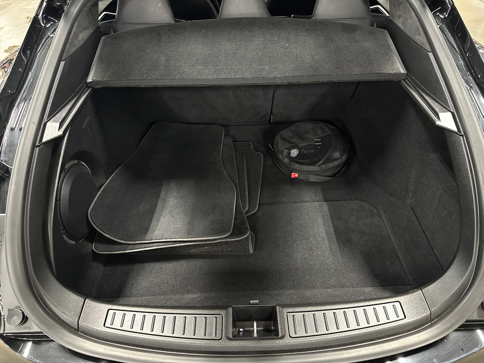 Thumbnail: 2014 Tesla Model S - 6