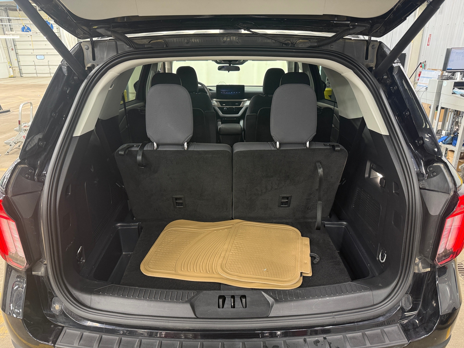 Thumbnail: 2025 Ford Explorer - 7