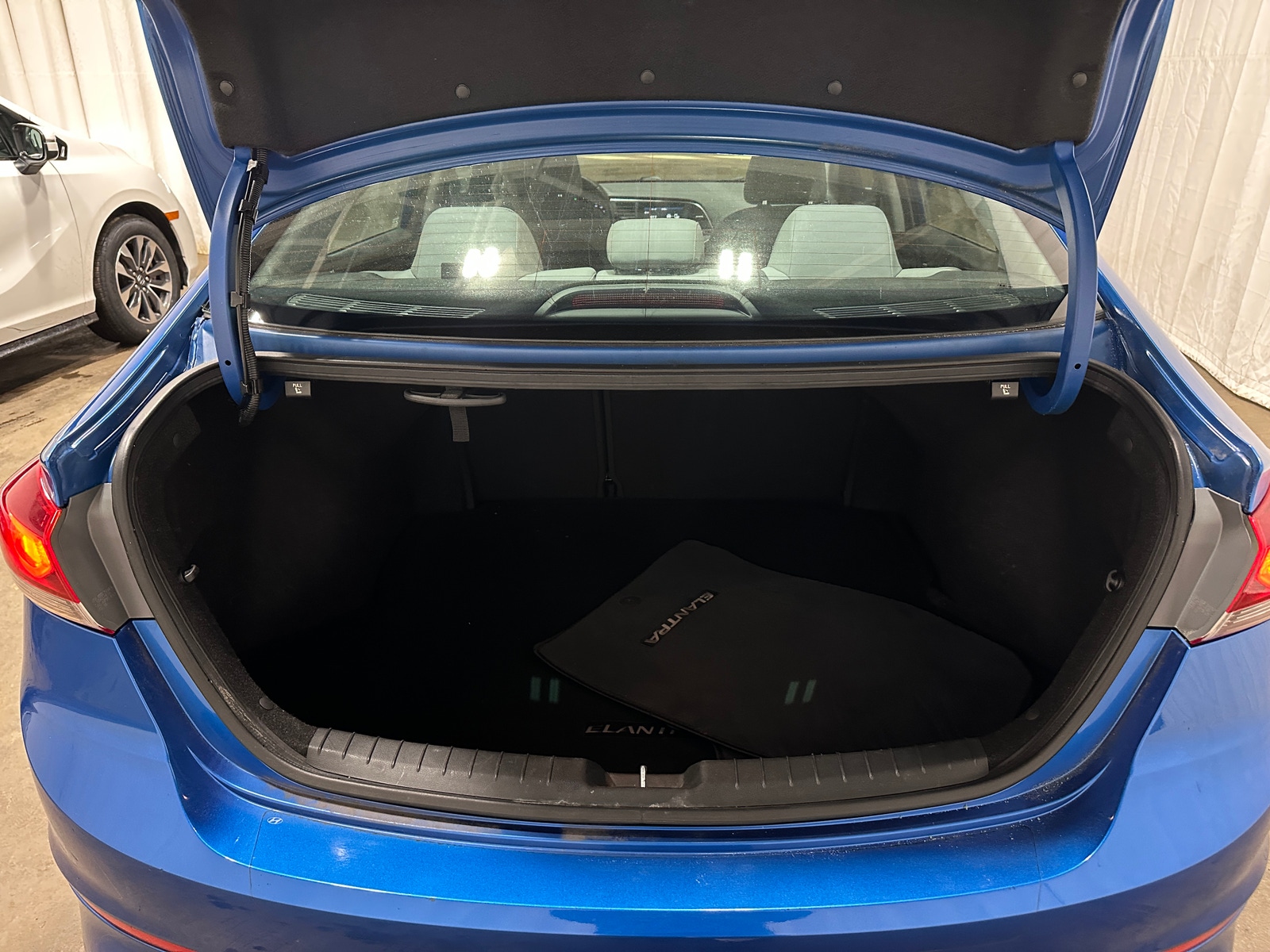 Thumbnail: 2017 Hyundai Elantra - 7