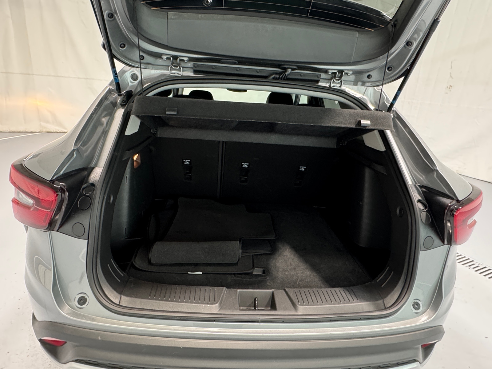 Thumbnail: 2025 Chevrolet Trax - 7