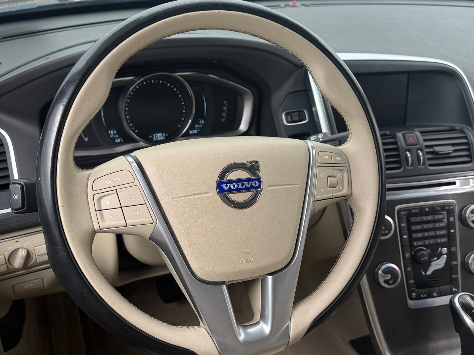 Thumbnail: 2015 Volvo XC60 - 4