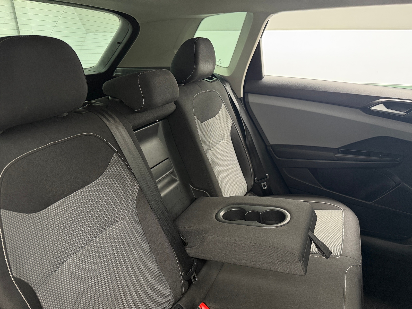 Thumbnail: 2022 Volkswagen Taos - 6