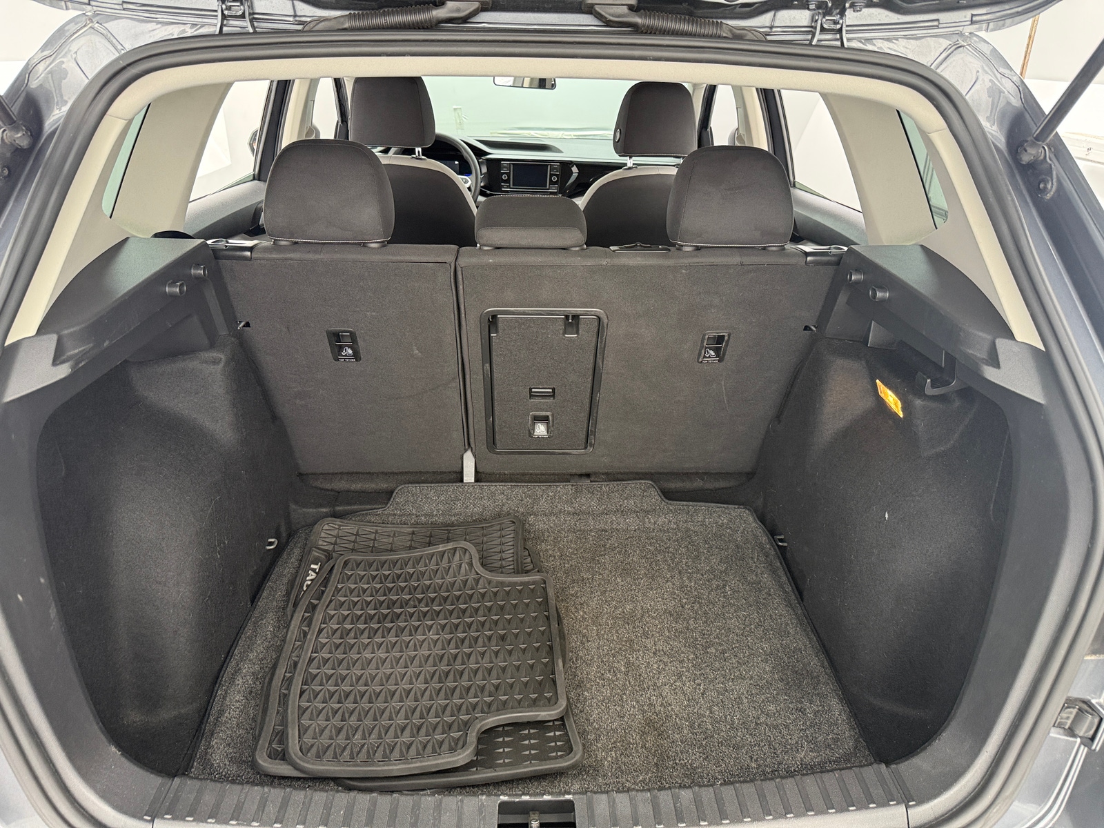 Thumbnail: 2022 Volkswagen Taos - 7