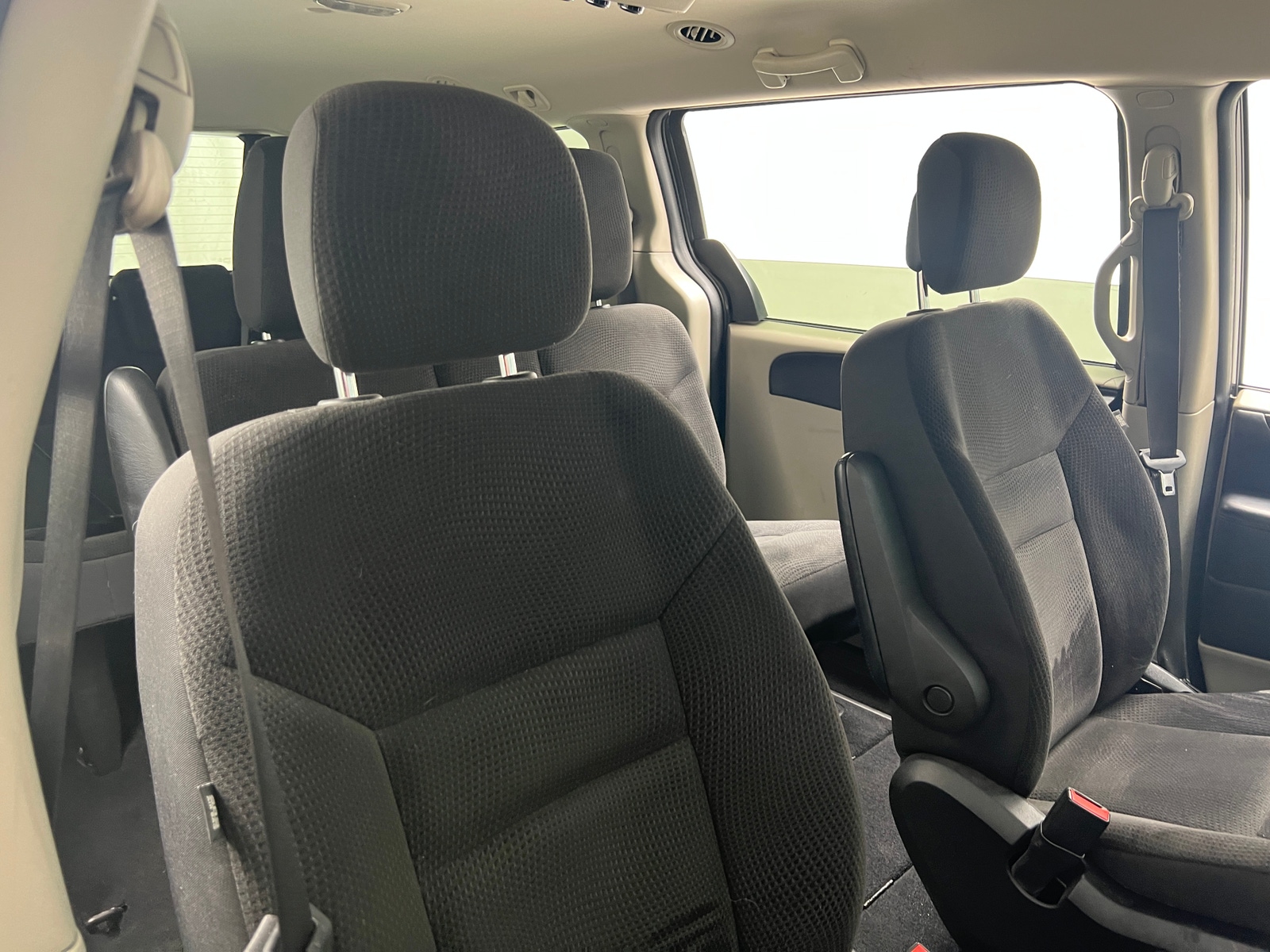 Thumbnail: 2018 Dodge Grand Caravan - 2