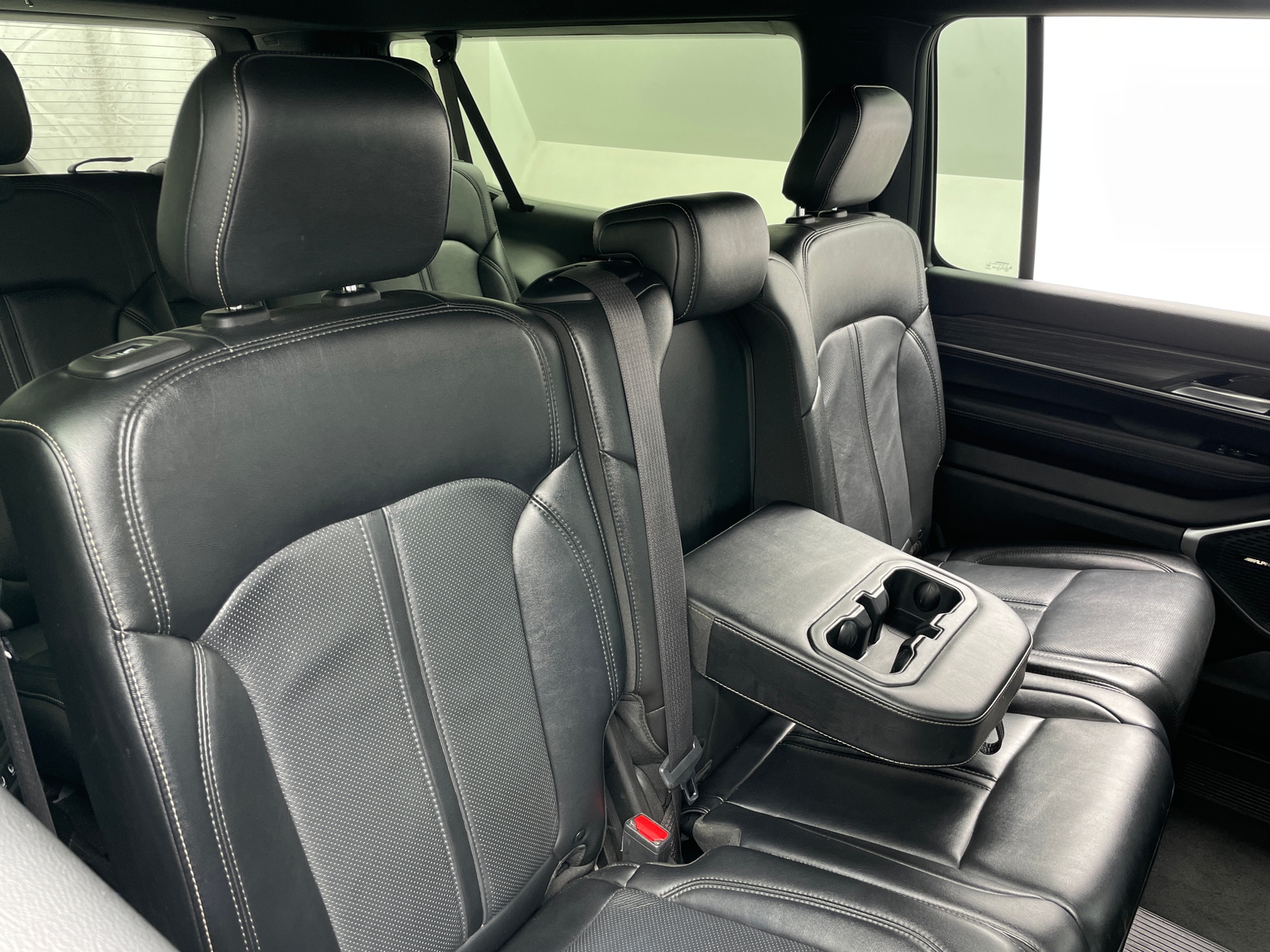 Thumbnail: 2024 Jeep Wagoneer - 5