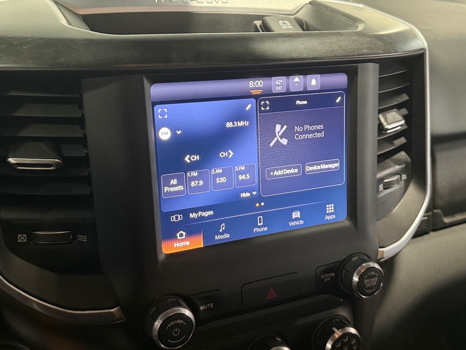 Thumbnail: 2022 RAM 1500 - 4