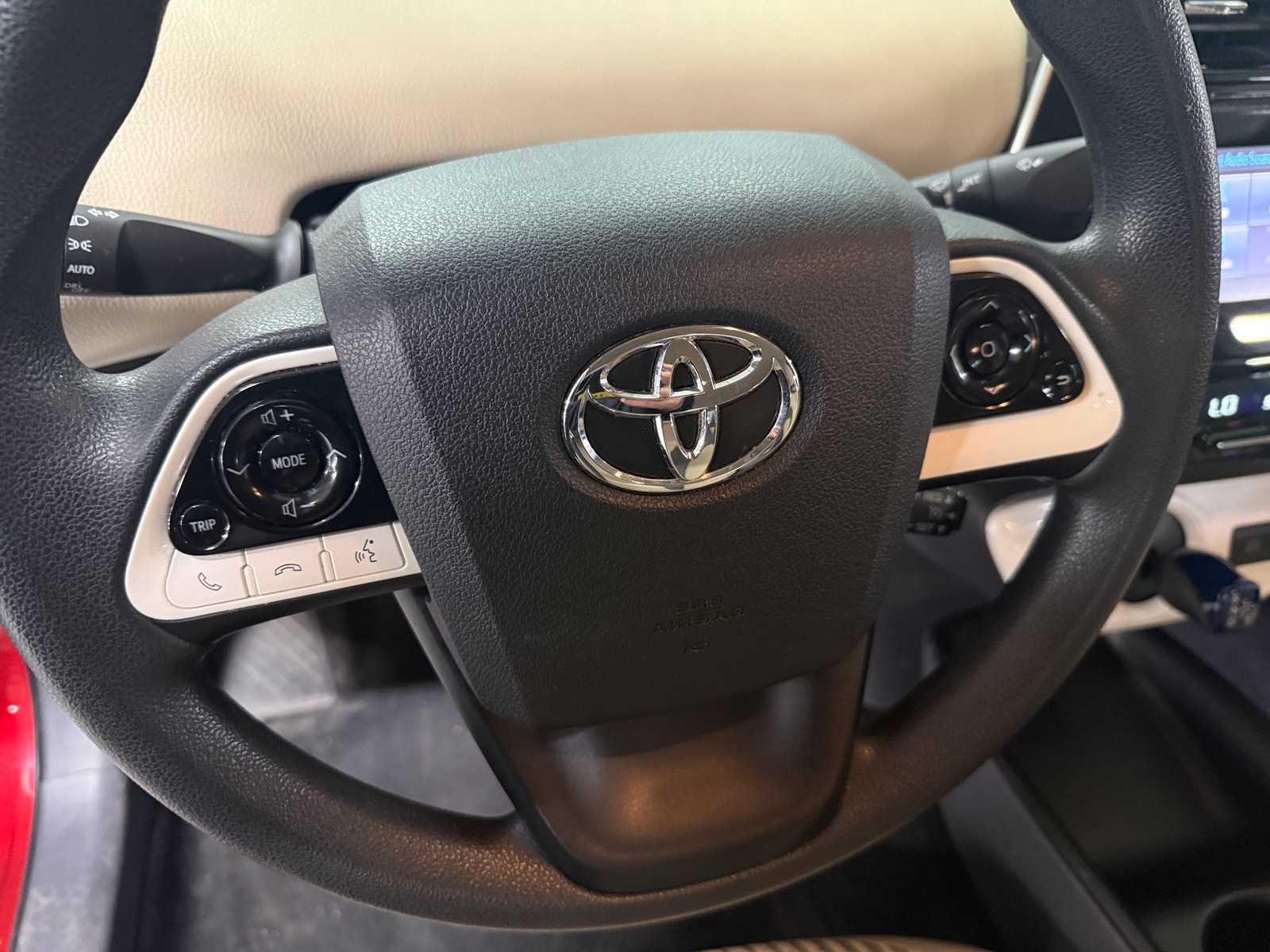Thumbnail: 2016 Toyota Prius - 5