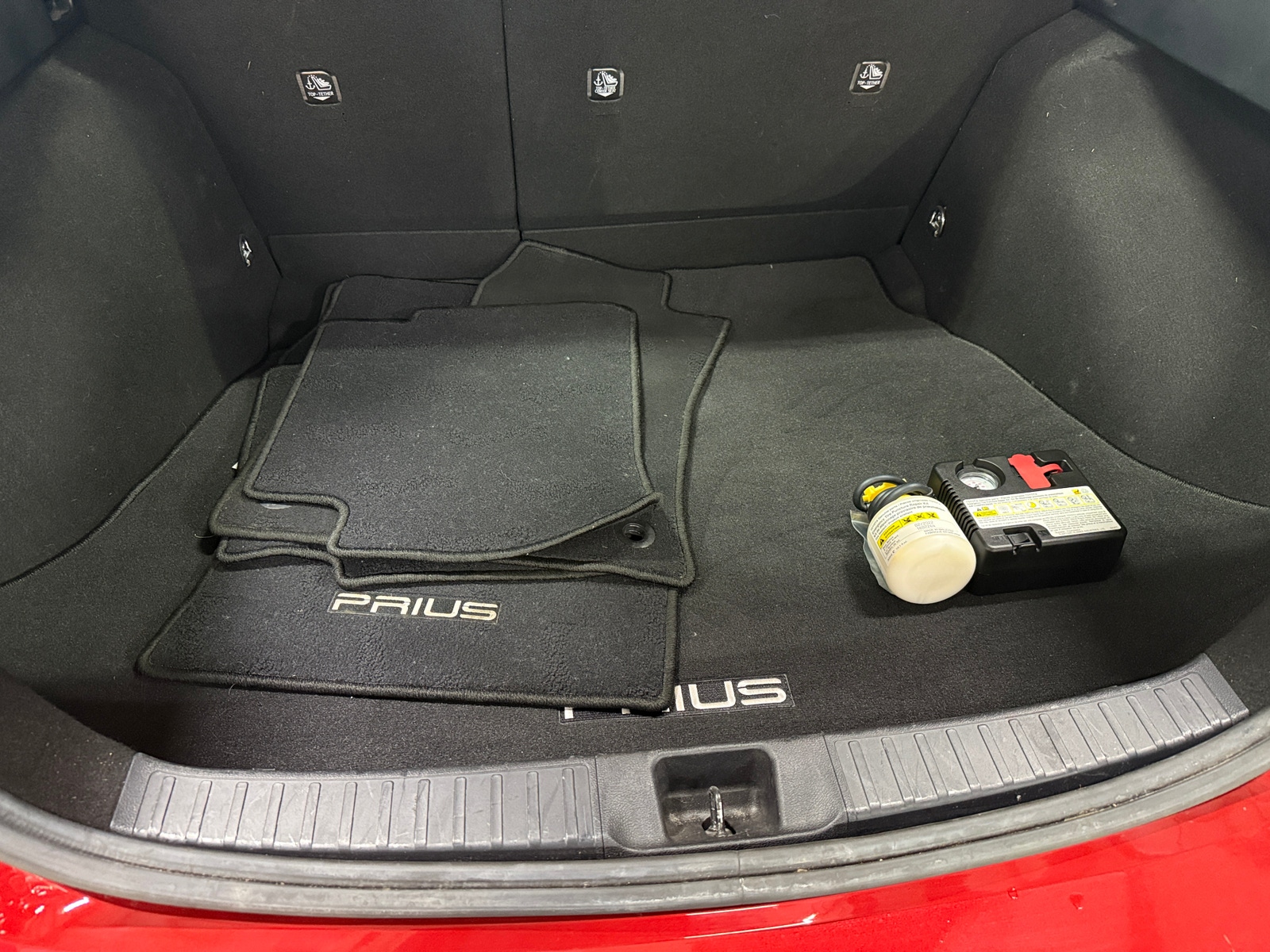 Thumbnail: 2016 Toyota Prius - 7