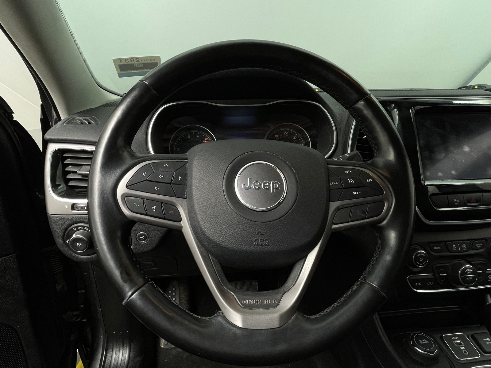 Thumbnail: 2020 Jeep Cherokee - 4