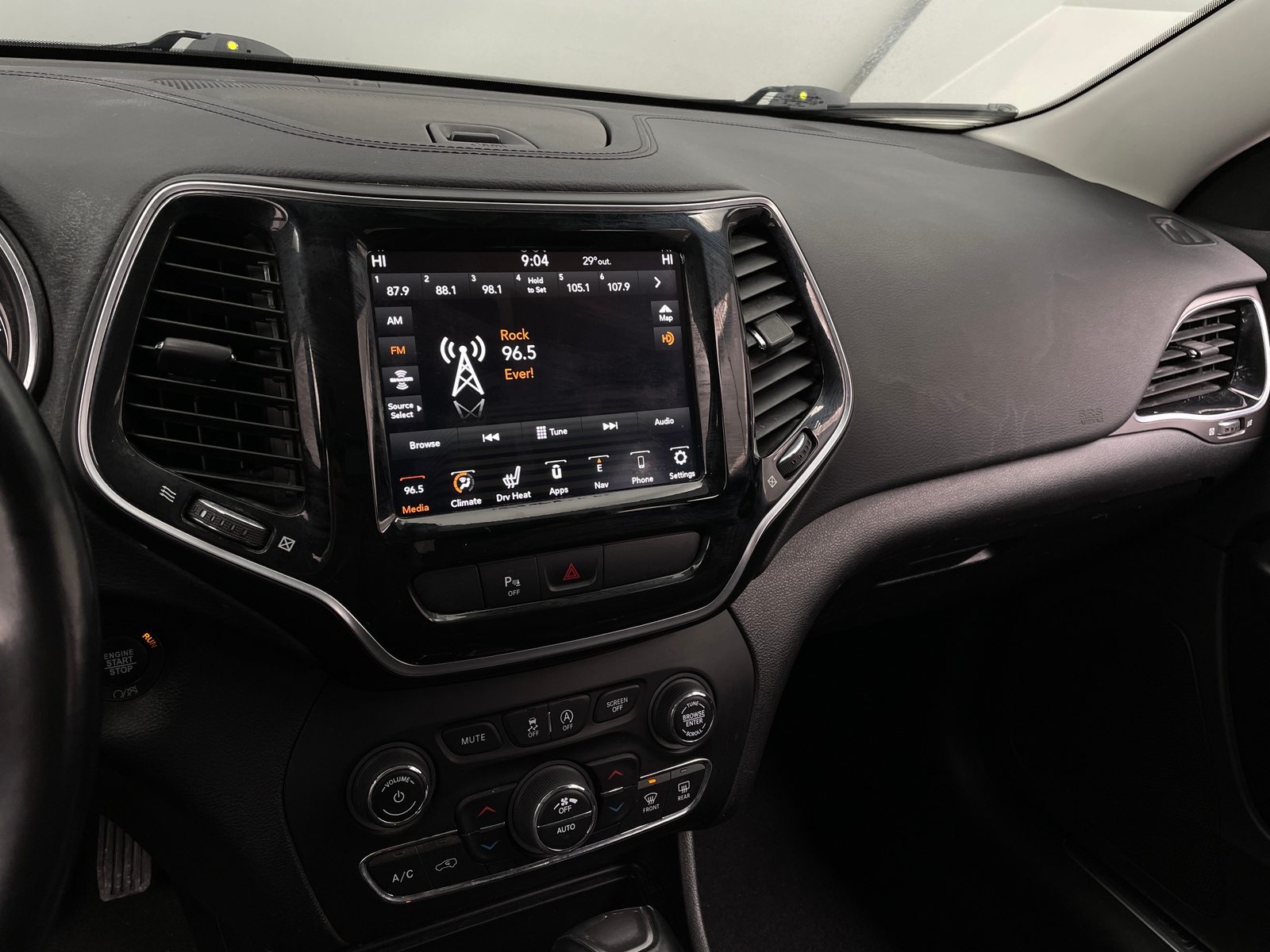 Thumbnail: 2020 Jeep Cherokee - 3