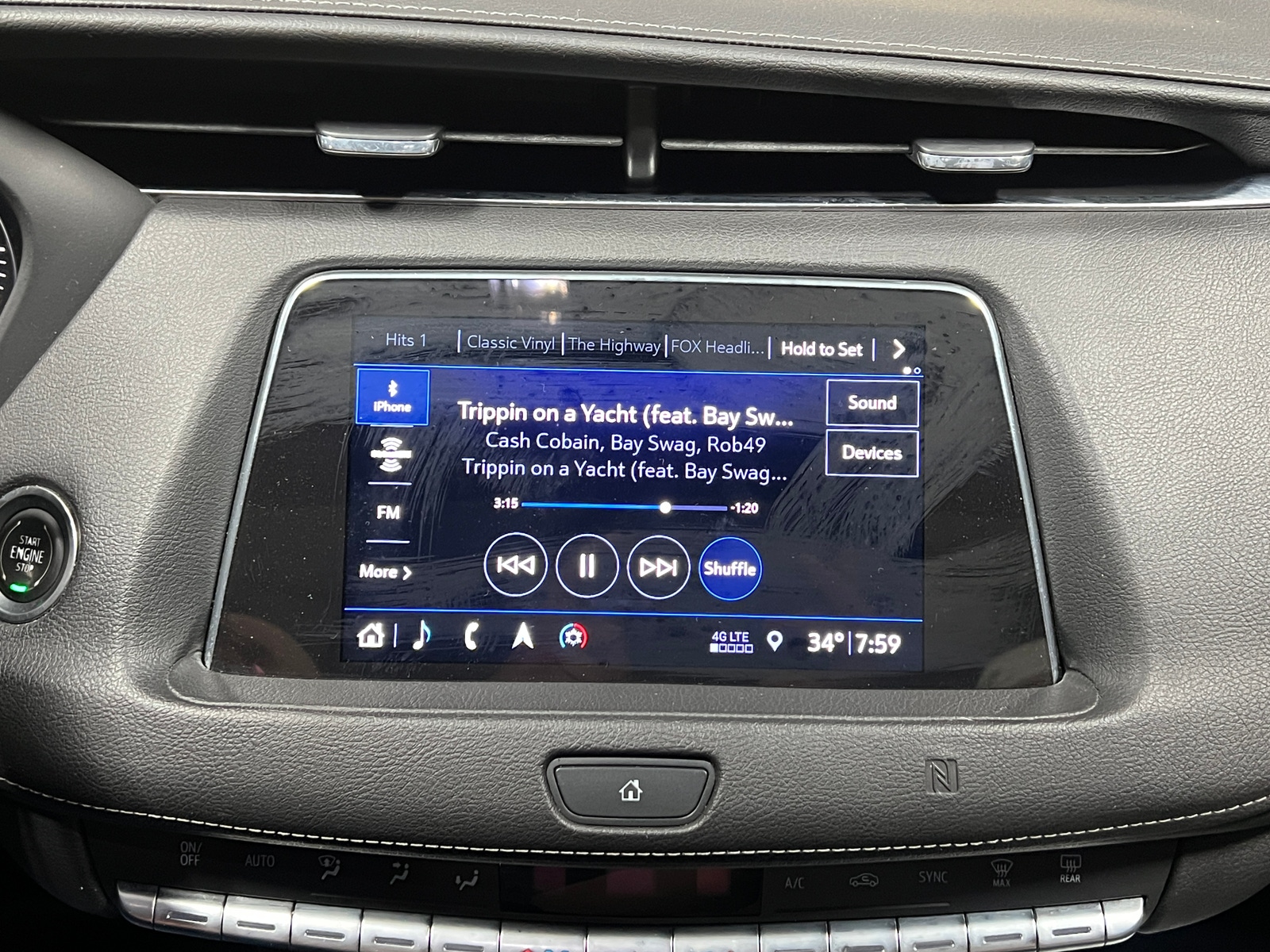 Thumbnail: 2019 Cadillac XT4 - 3