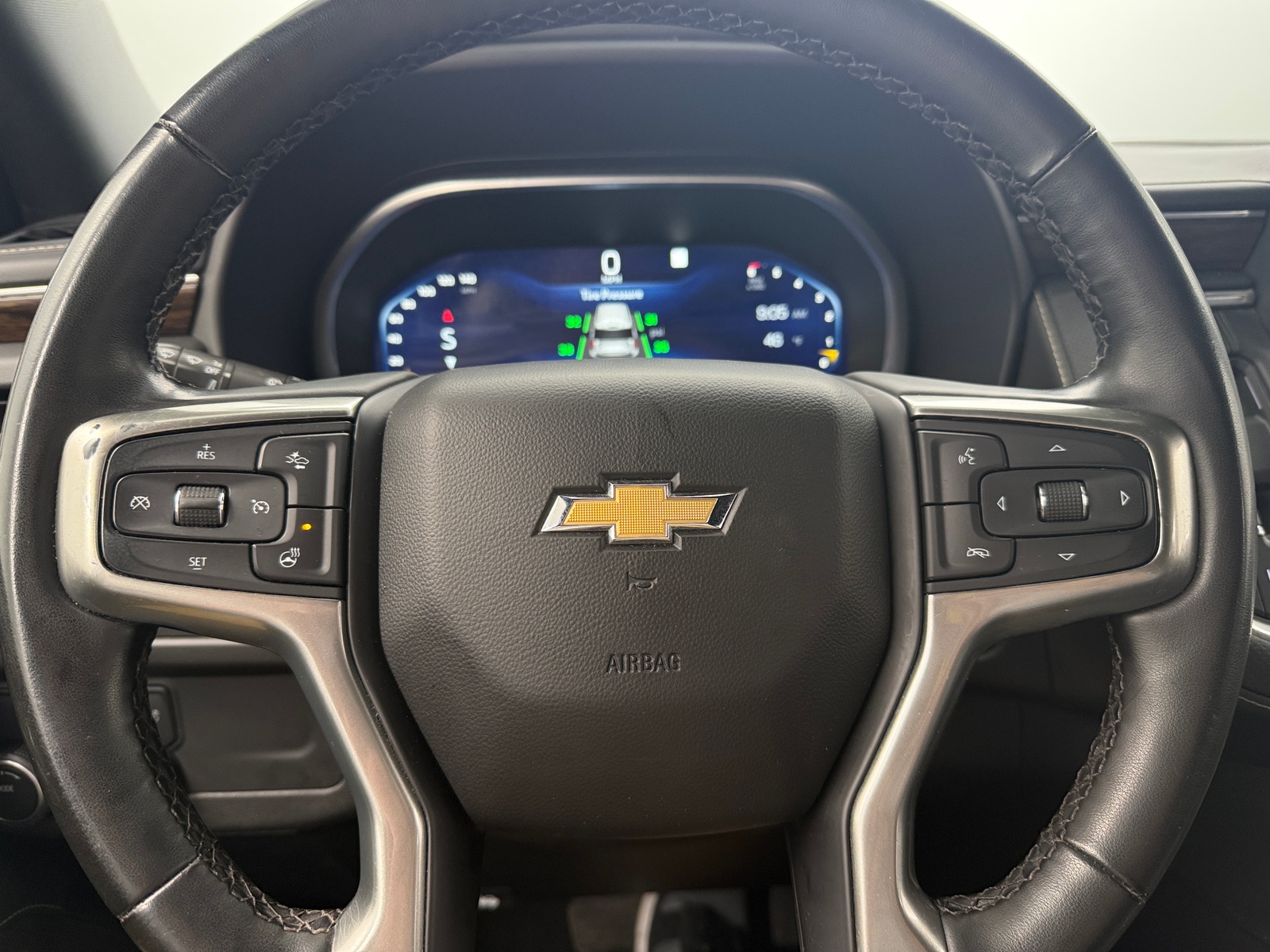 Thumbnail: 2023 Chevrolet Suburban - 4