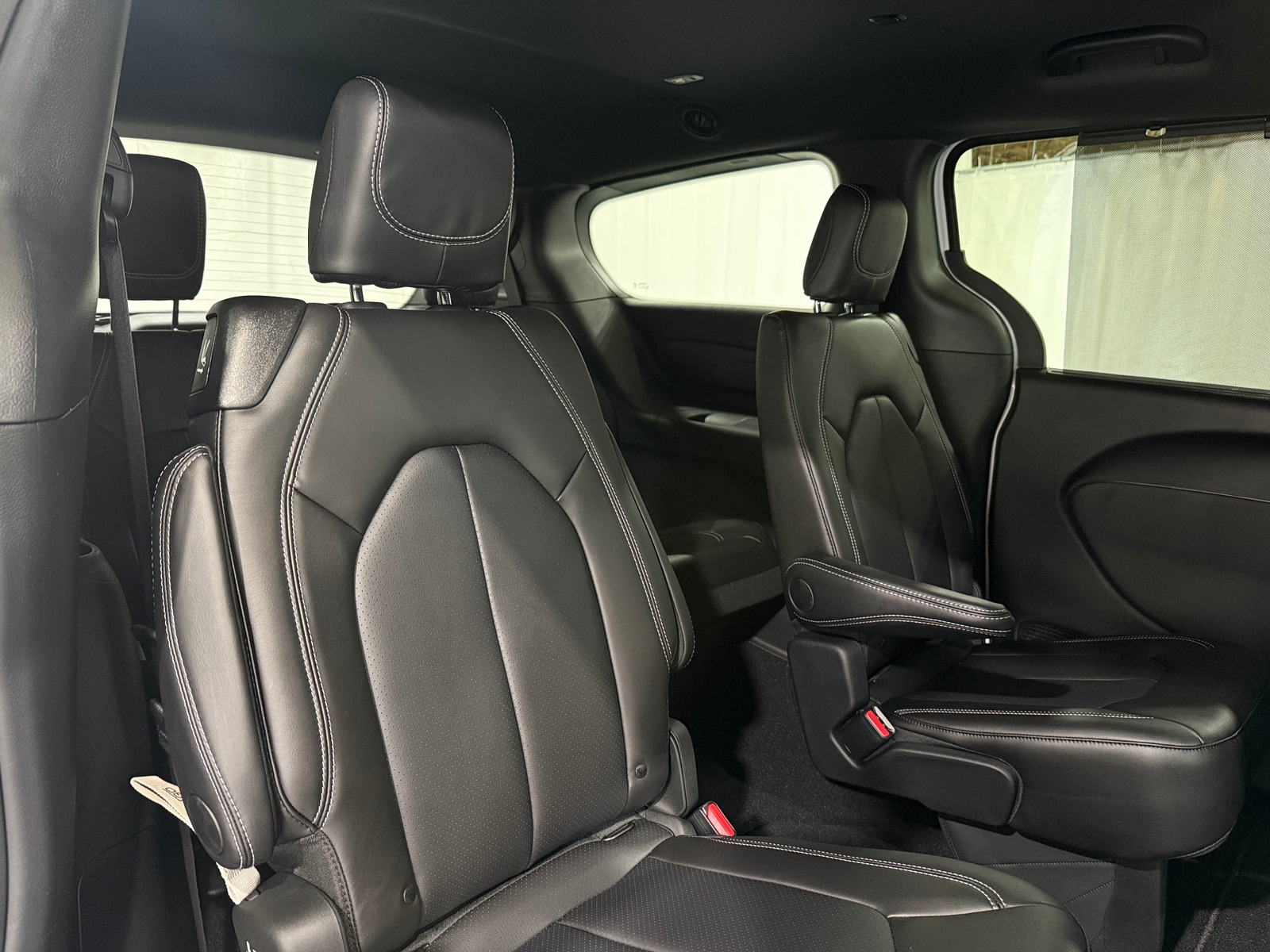 Thumbnail: 2026 Chrysler Pacifica - 5