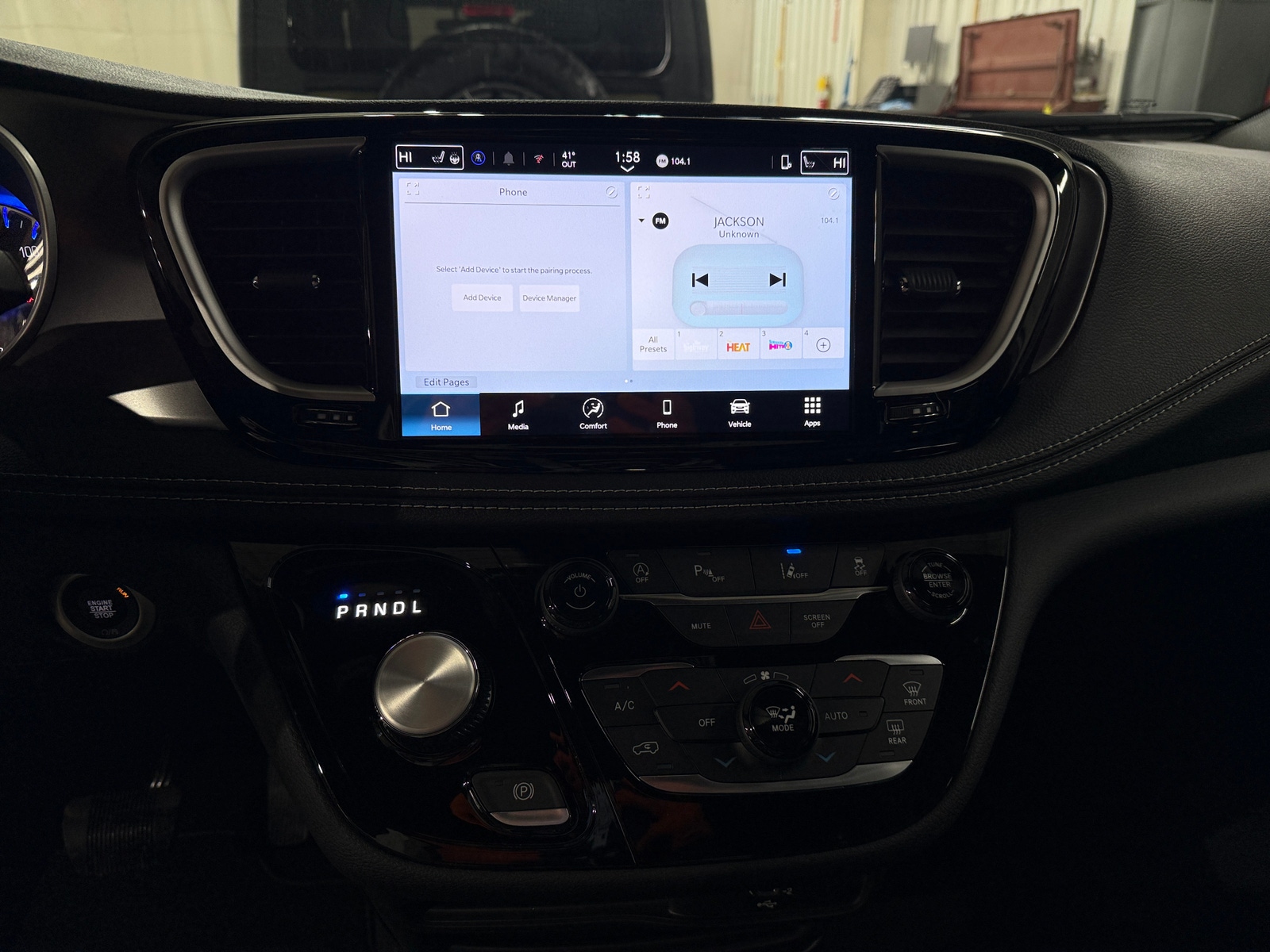 Thumbnail: 2026 Chrysler Pacifica - 3