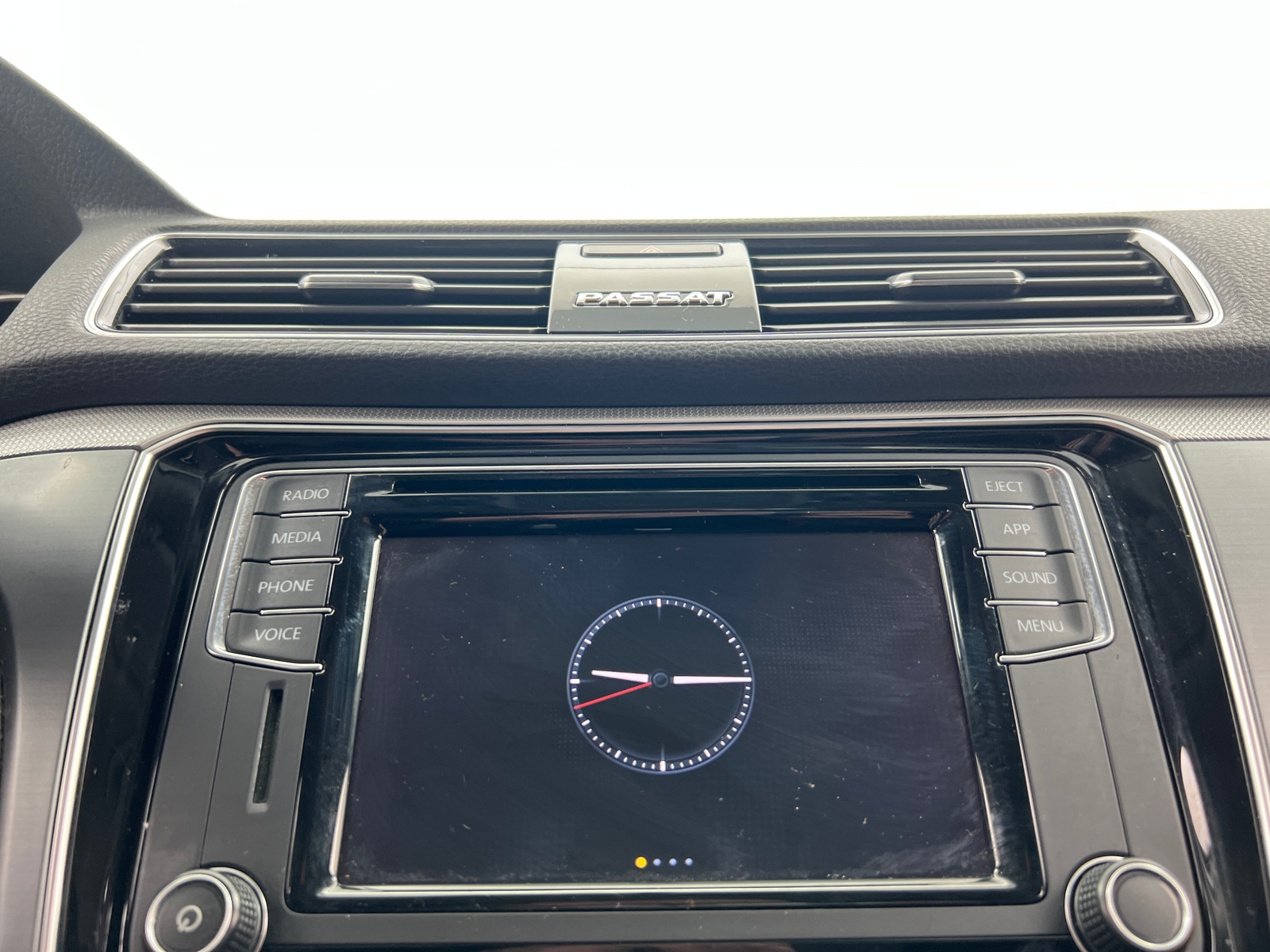 Thumbnail: 2018 Volkswagen Passat - 3