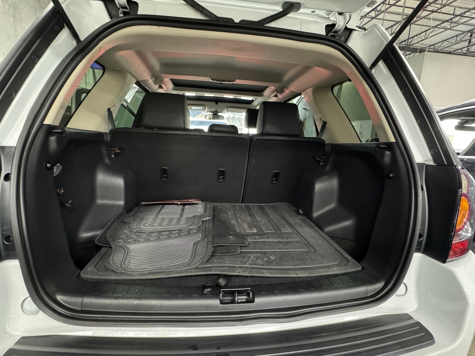 Thumbnail: 2014 Land Rover LR2 - 6