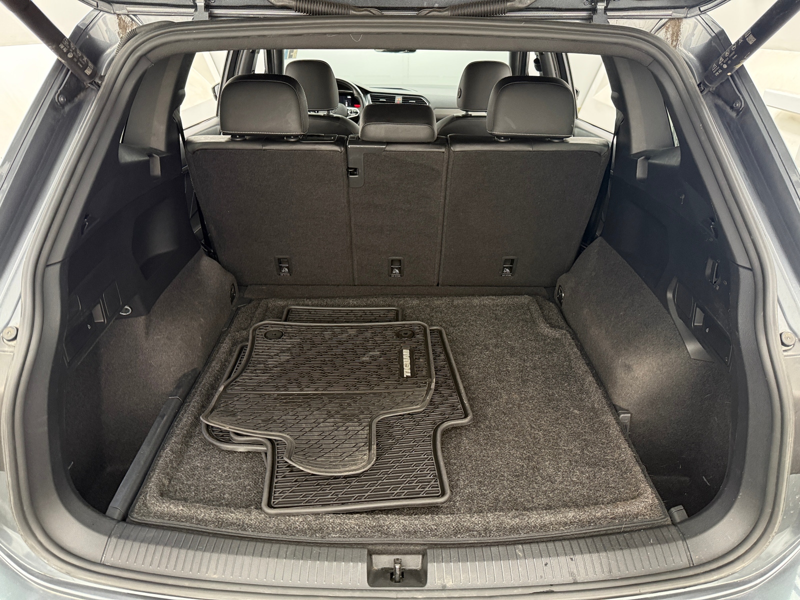 Thumbnail: 2022 Volkswagen Tiguan - 6