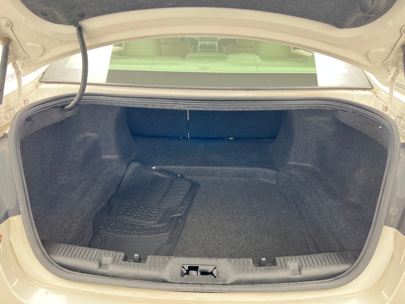 Thumbnail: 2011 Ford Taurus - 6