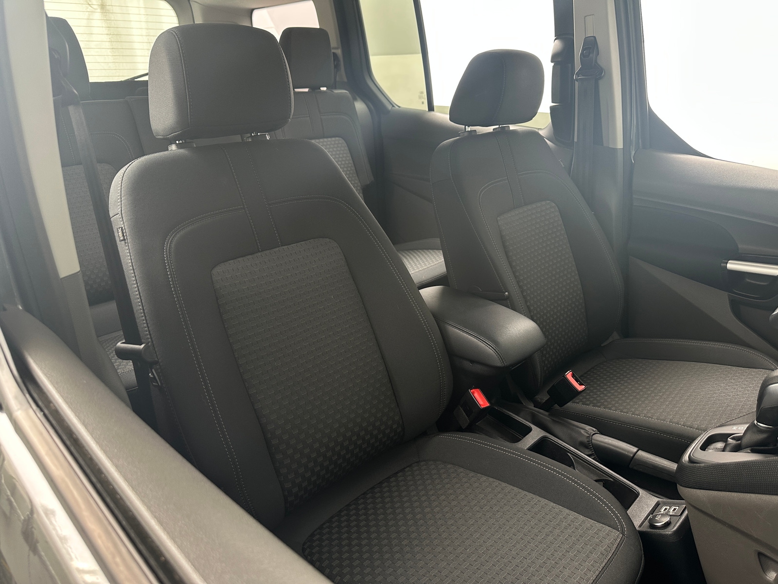 Thumbnail: 2020 Ford Transit Series - 2