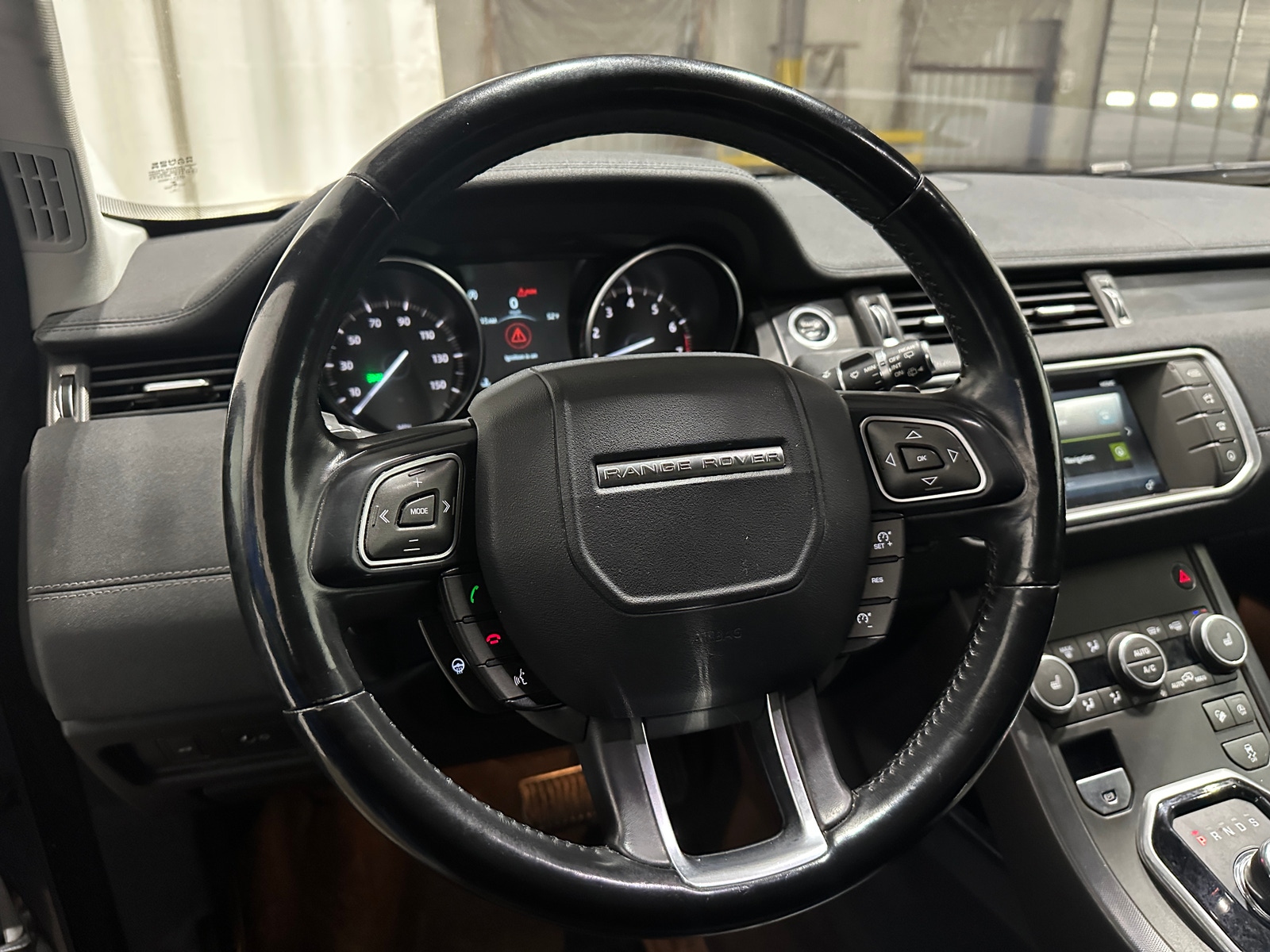 Thumbnail: 2018 Land Rover Range Rover Evoque - 4