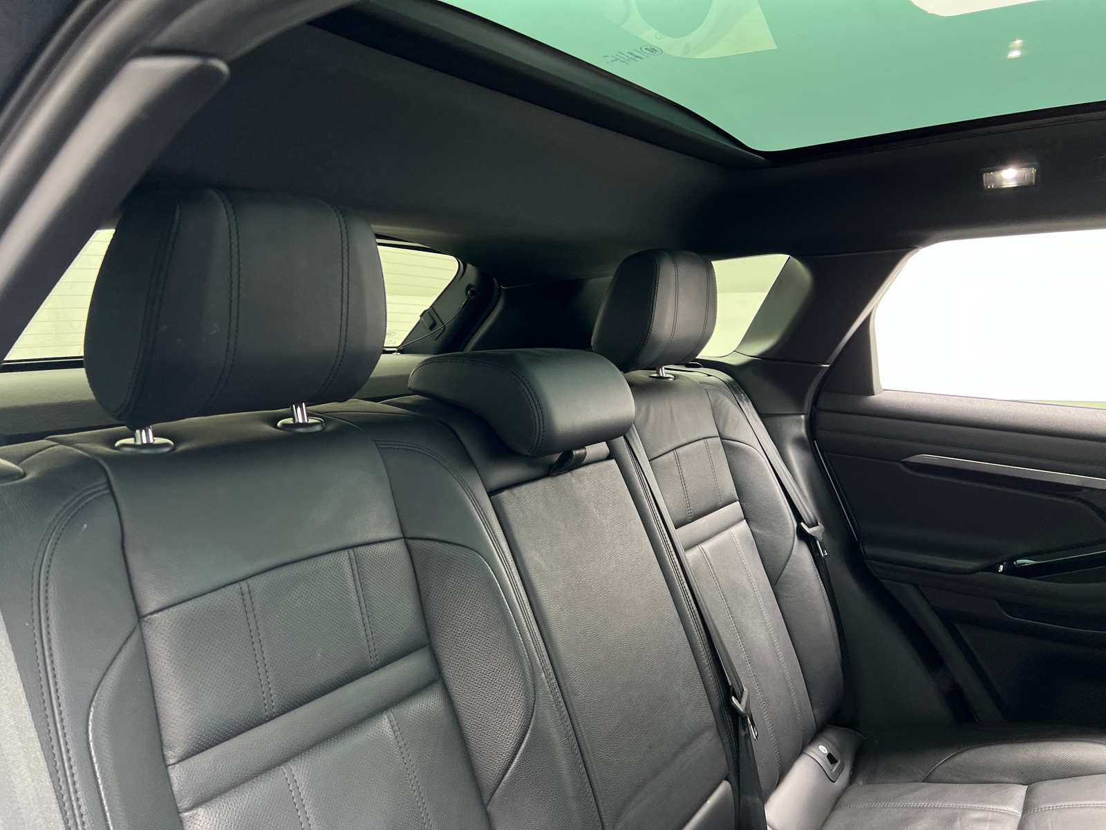 Thumbnail: 2020 Land Rover Range Rover Evoque - 5